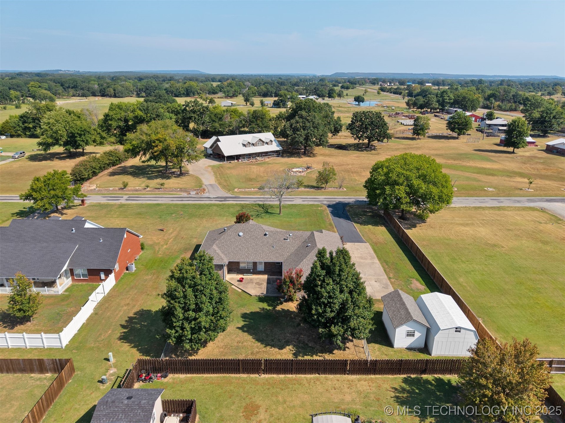 708 W Little Flower Drive Property Photo 30