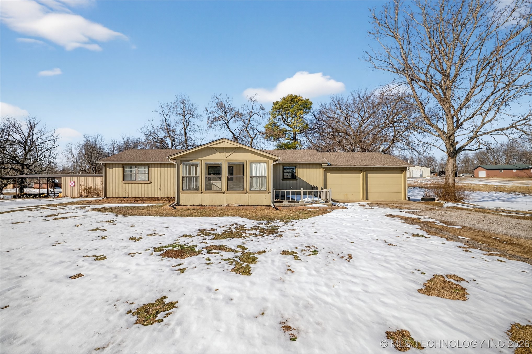 9730 S 4050 Road Property Photo 4