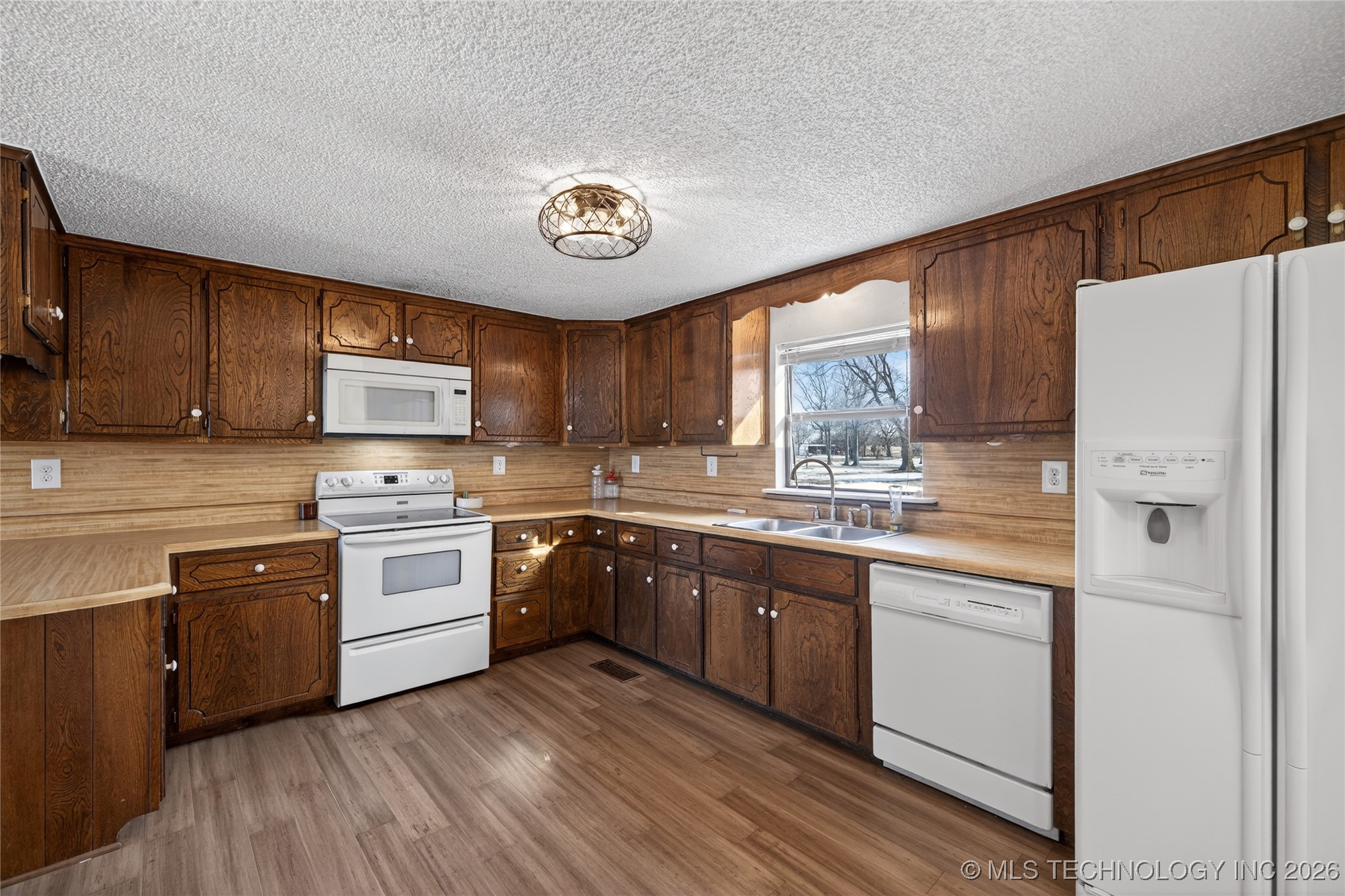 9730 S 4050 Road Property Photo 6