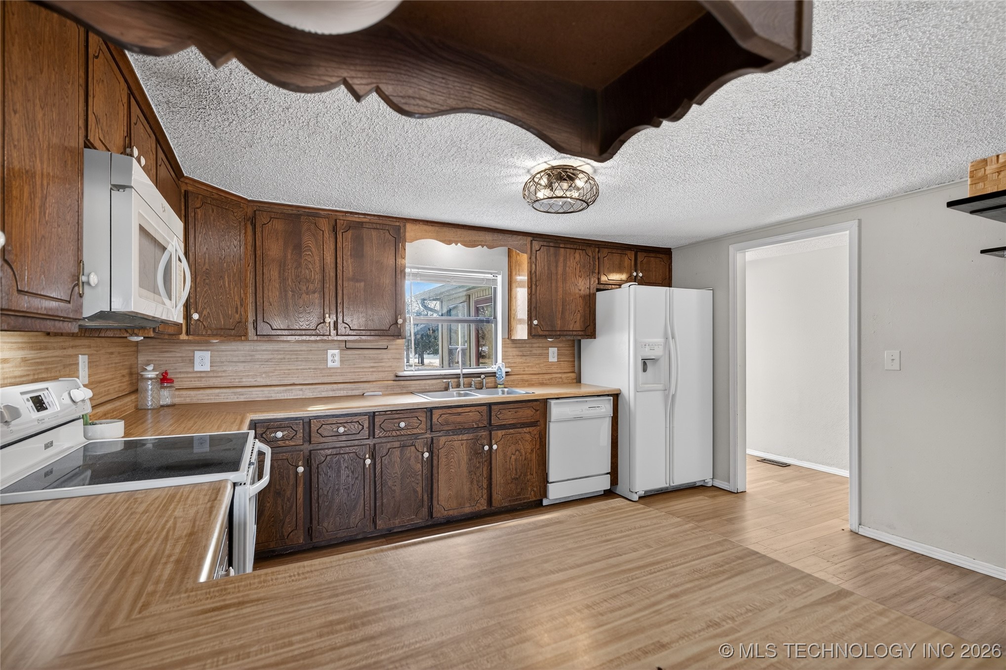 9730 S 4050 Road Property Photo 8