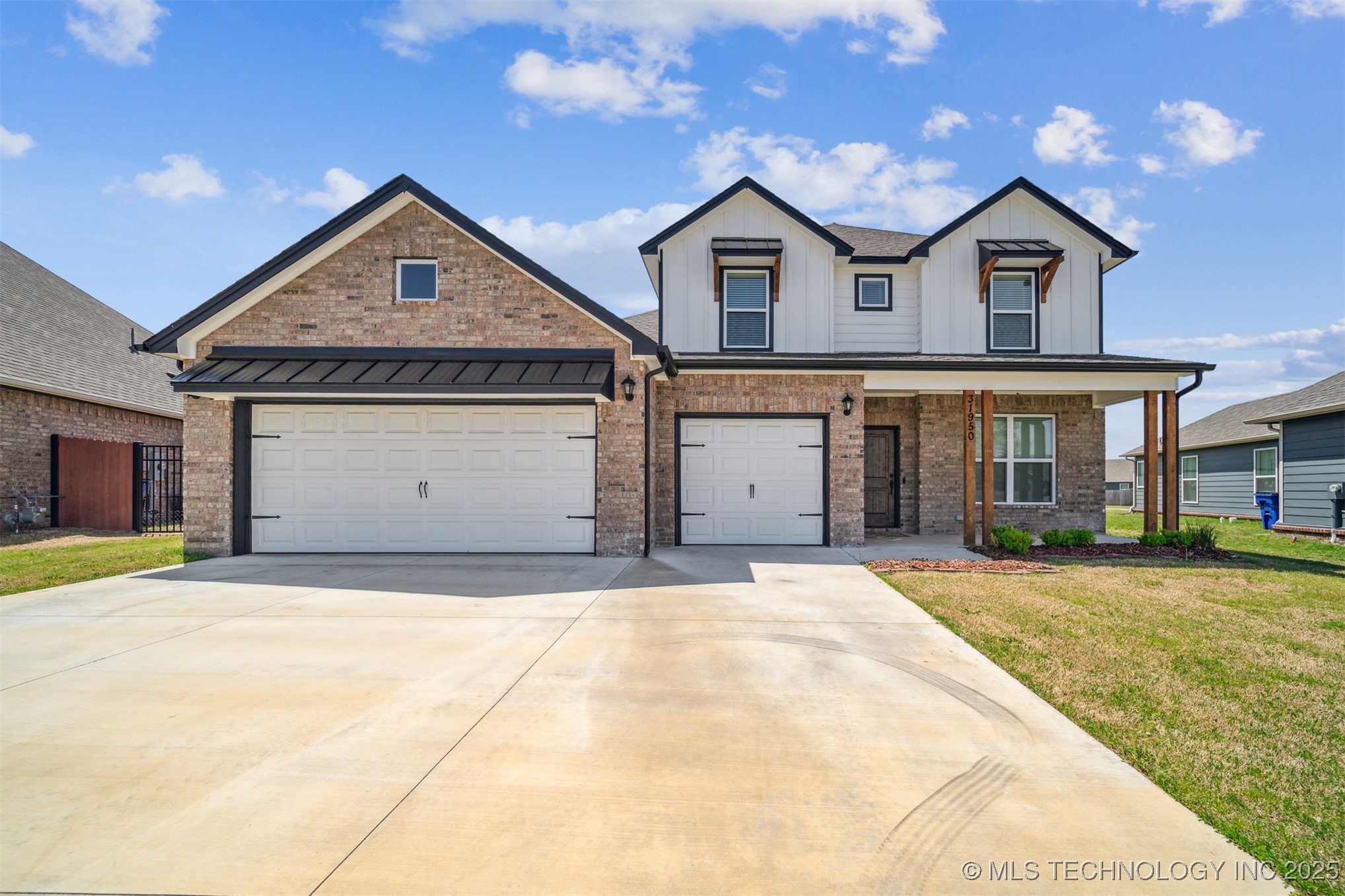 31950 E 62nd Street S Property Photo 1