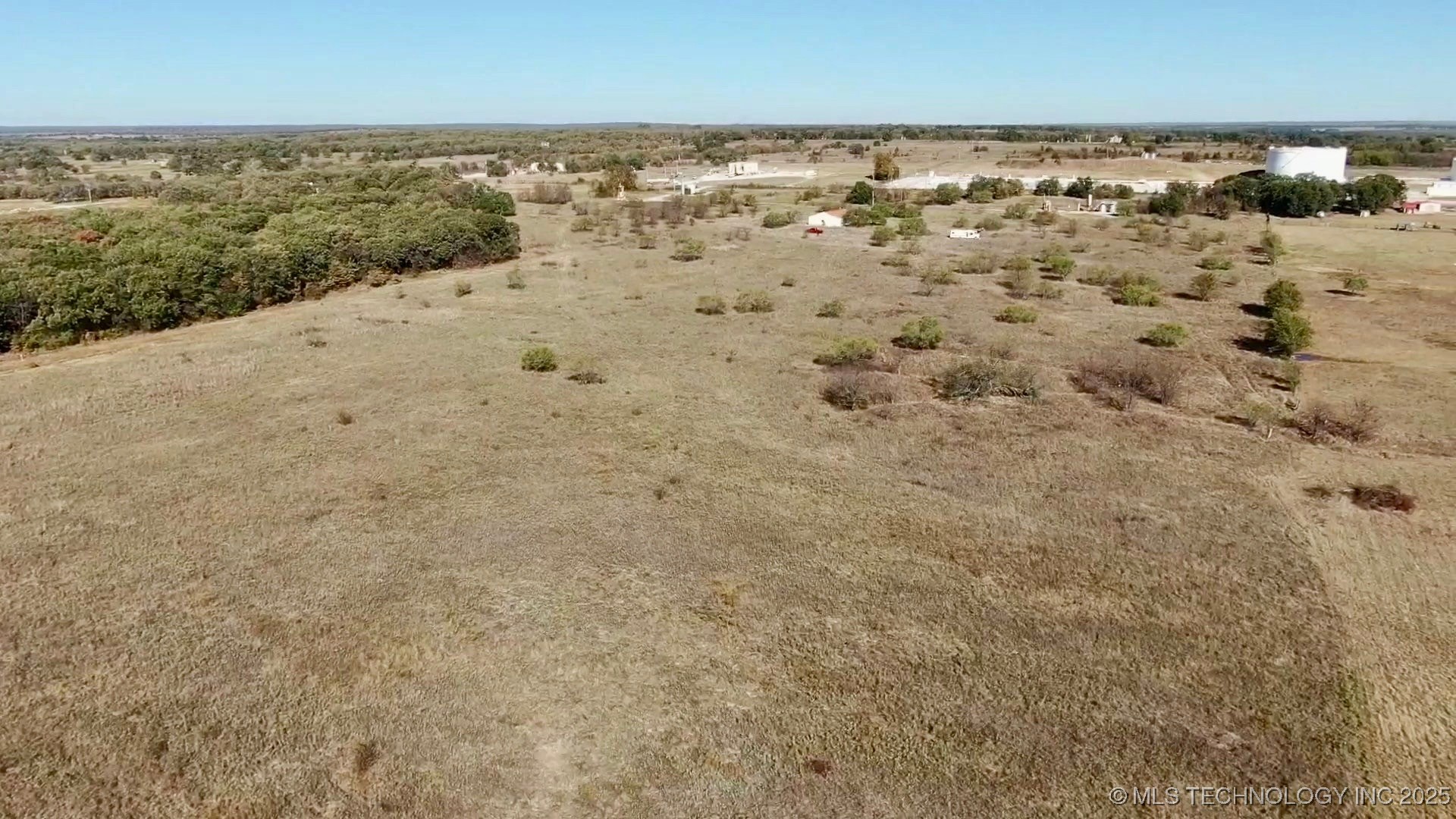 13719 Prairie Valley Road Property Photo 2