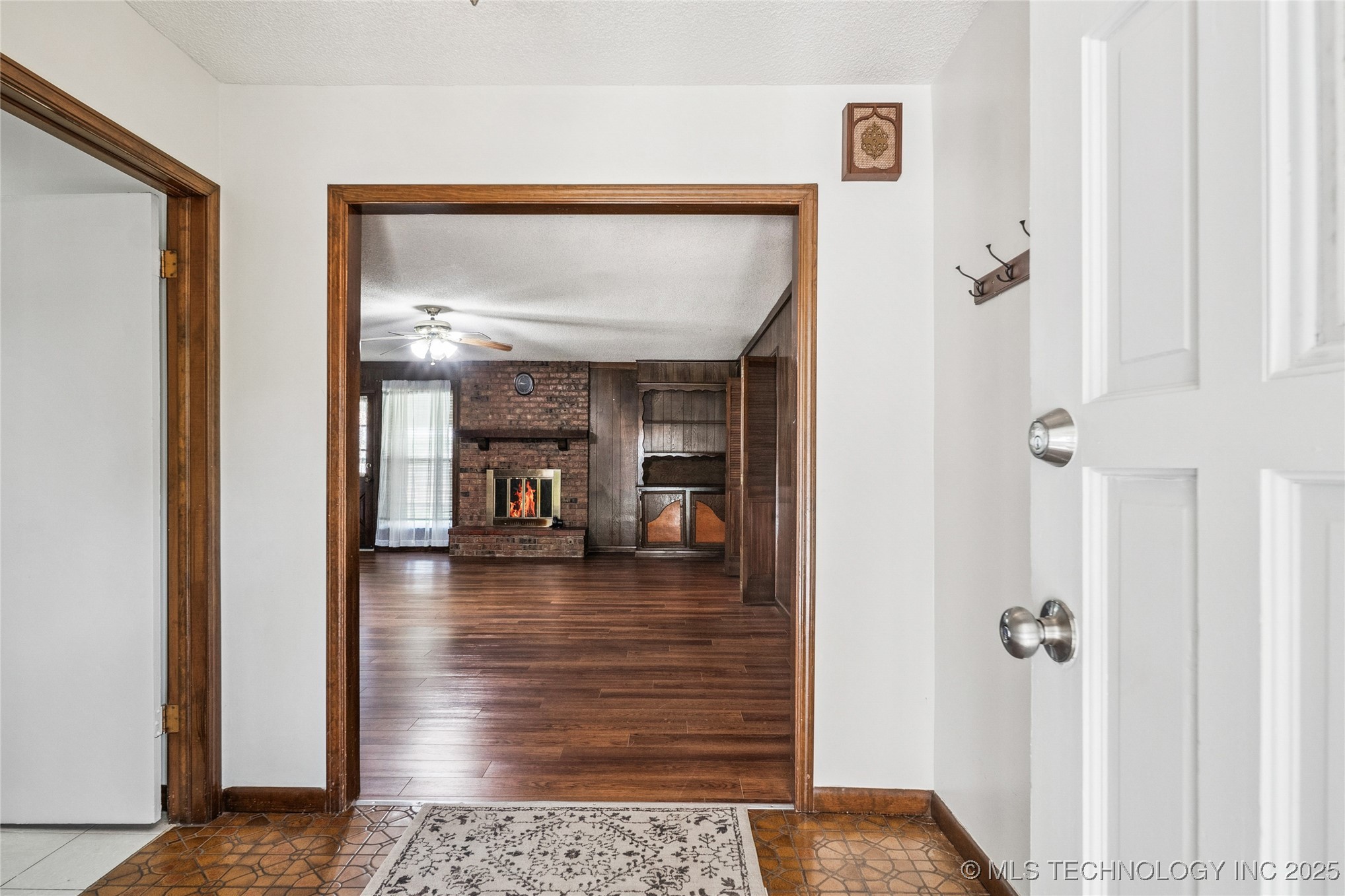 12517 E 38th Street Property Photo 5