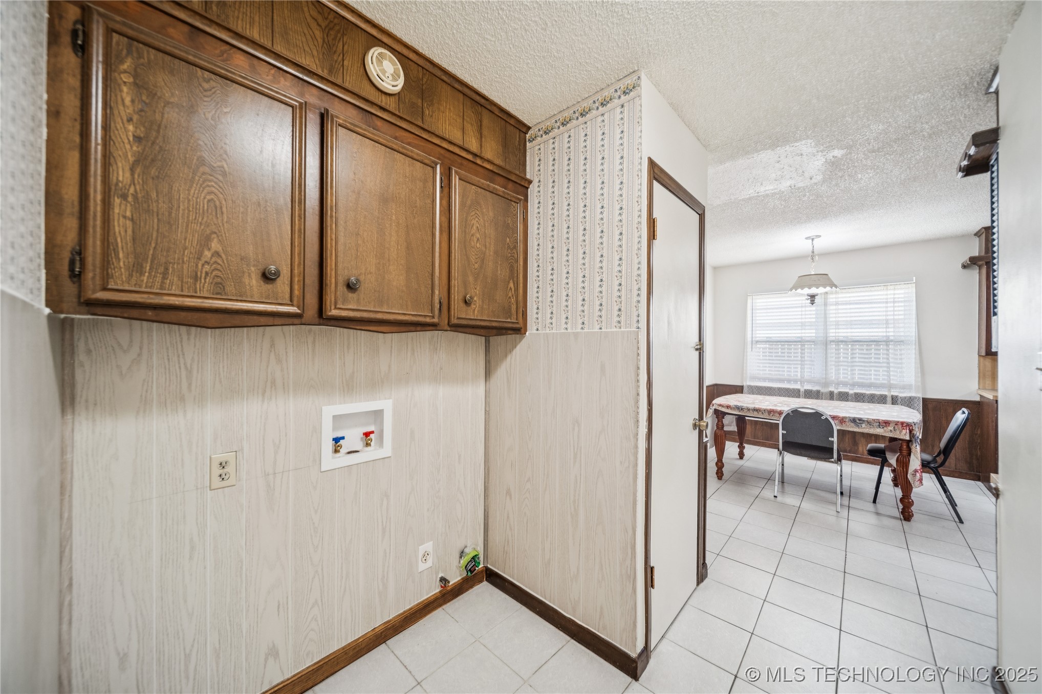 12517 E 38th Street Property Photo 16