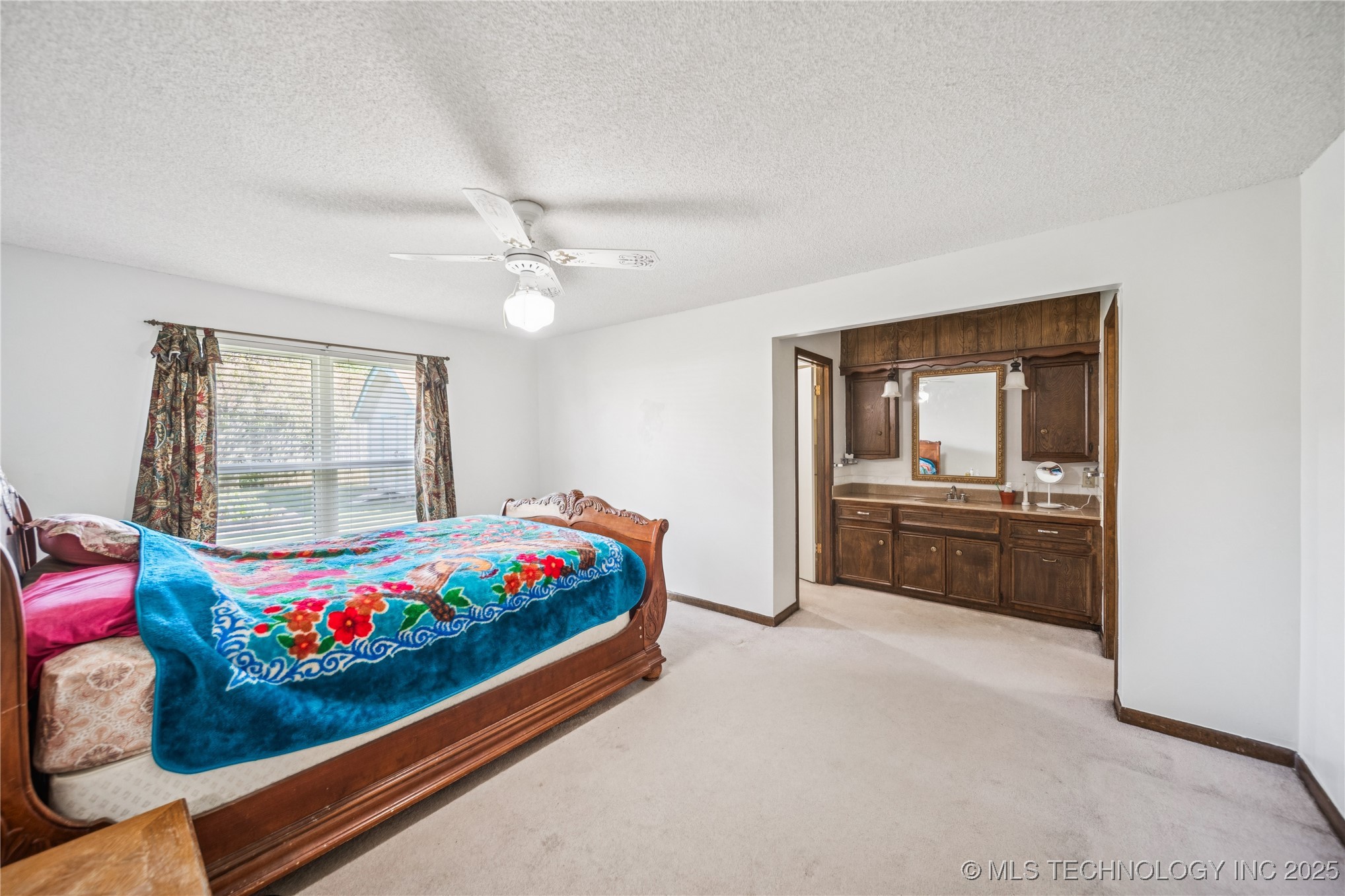 12517 E 38th Street Property Photo 17