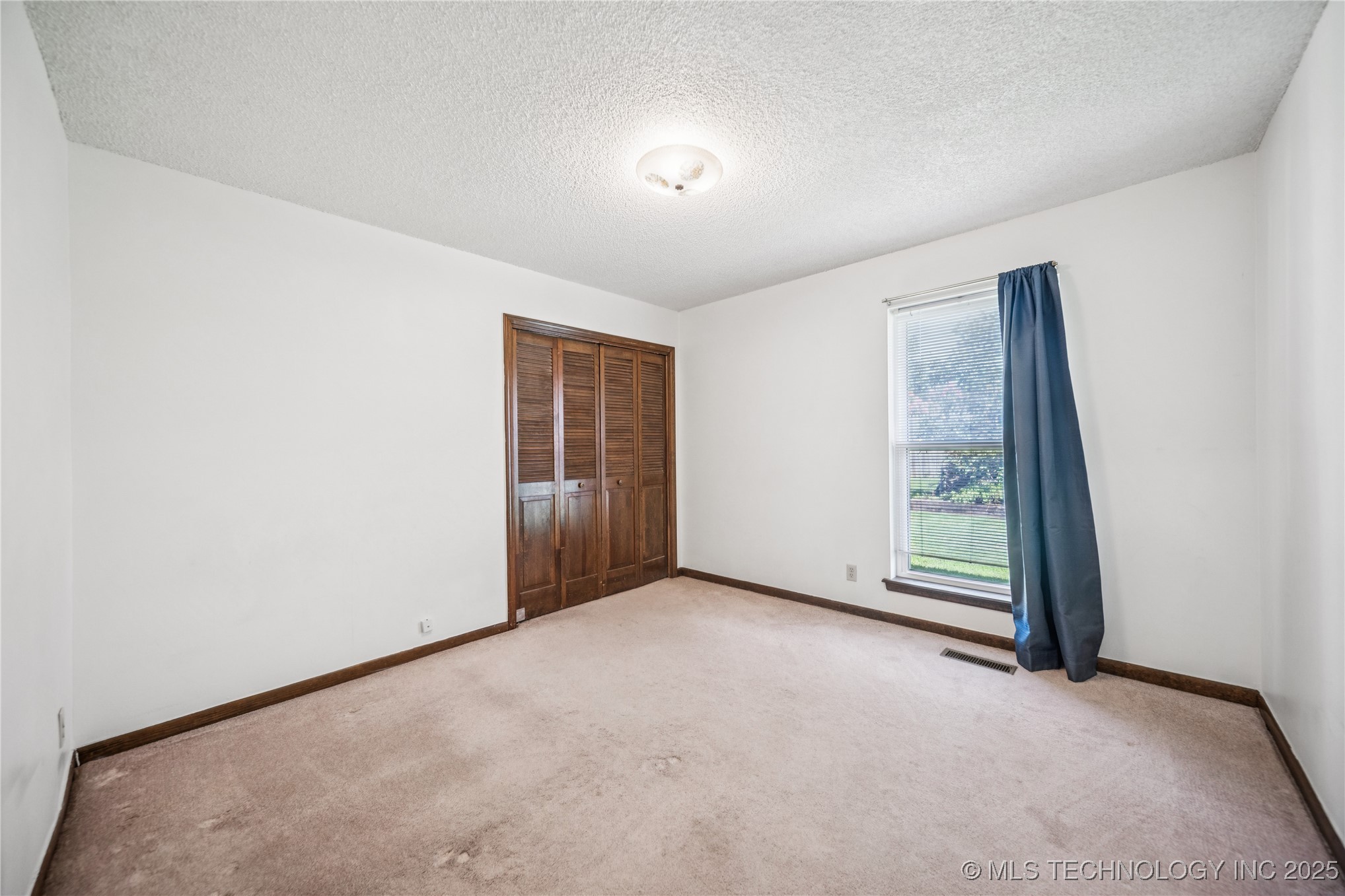 12517 E 38th Street Property Photo 20