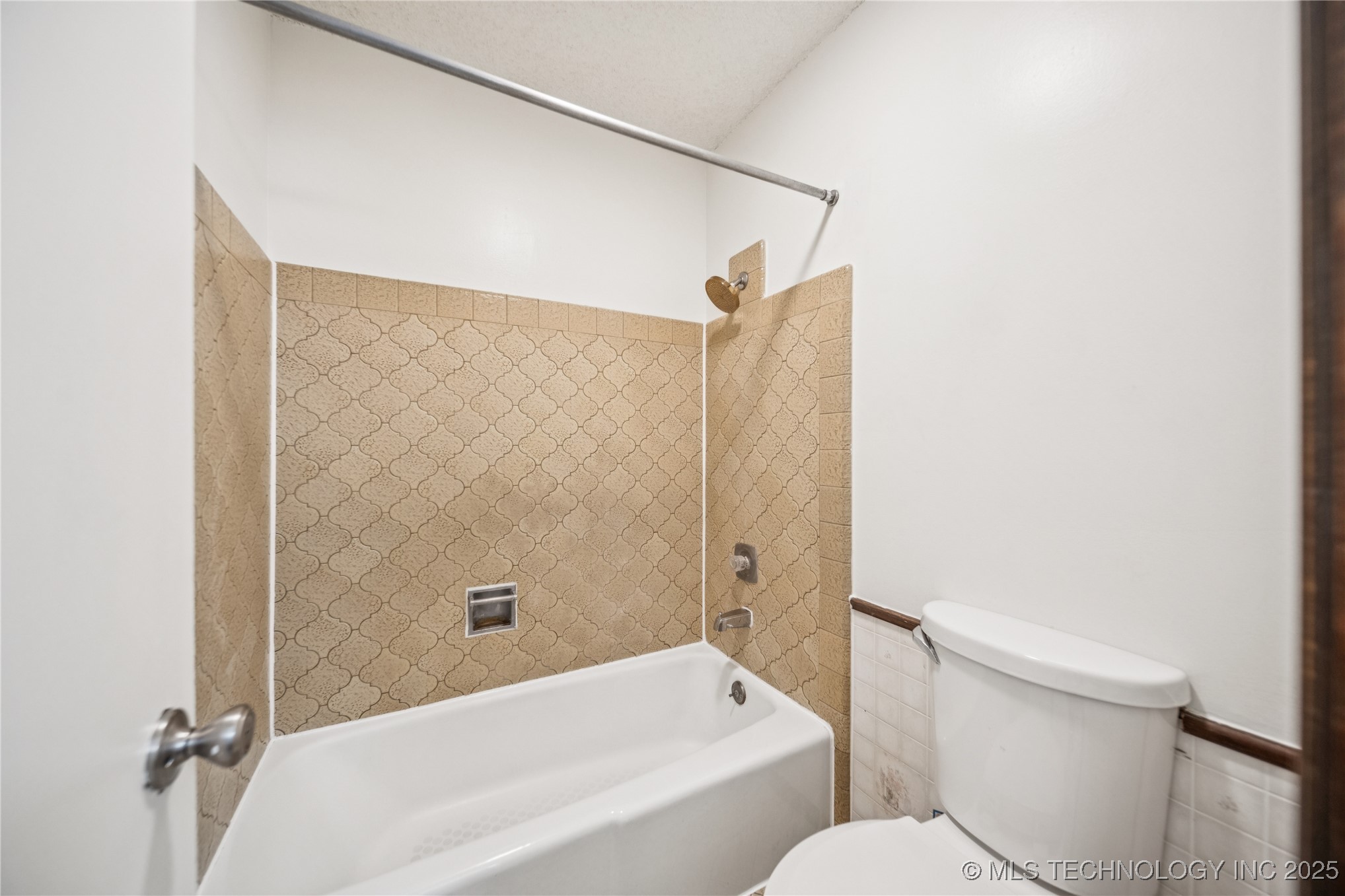 12517 E 38th Street Property Photo 23