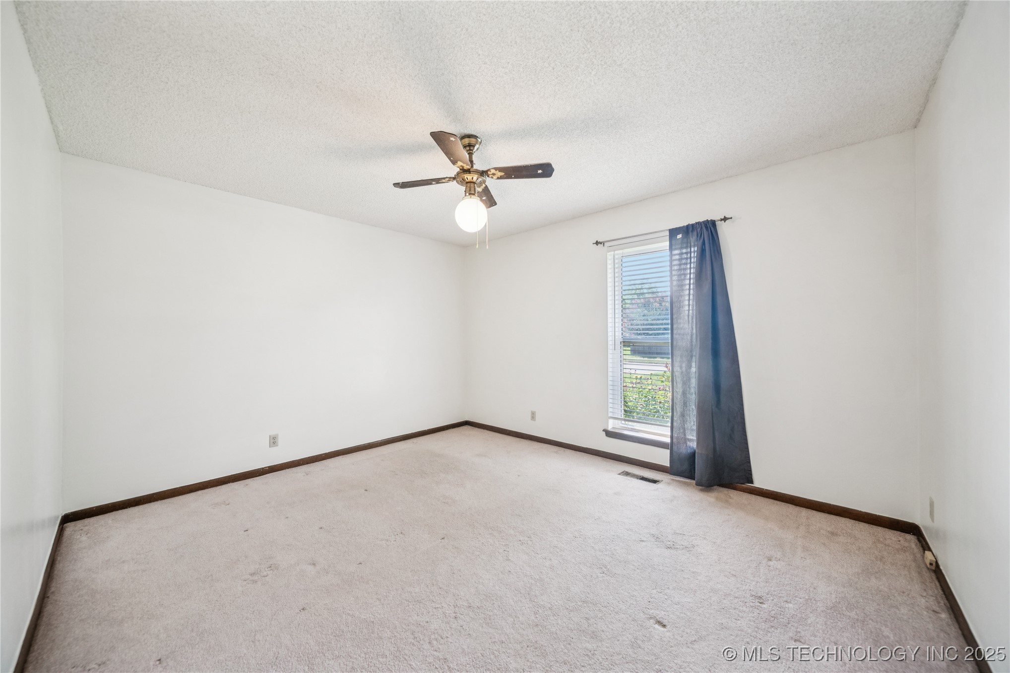 12517 E 38th Street Property Photo 25