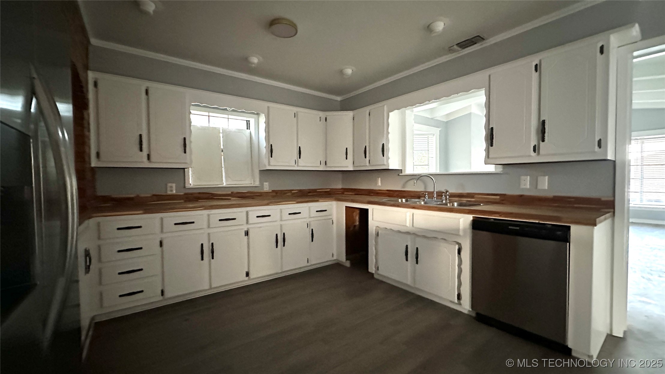 1201 Lincoln Property Photo 8