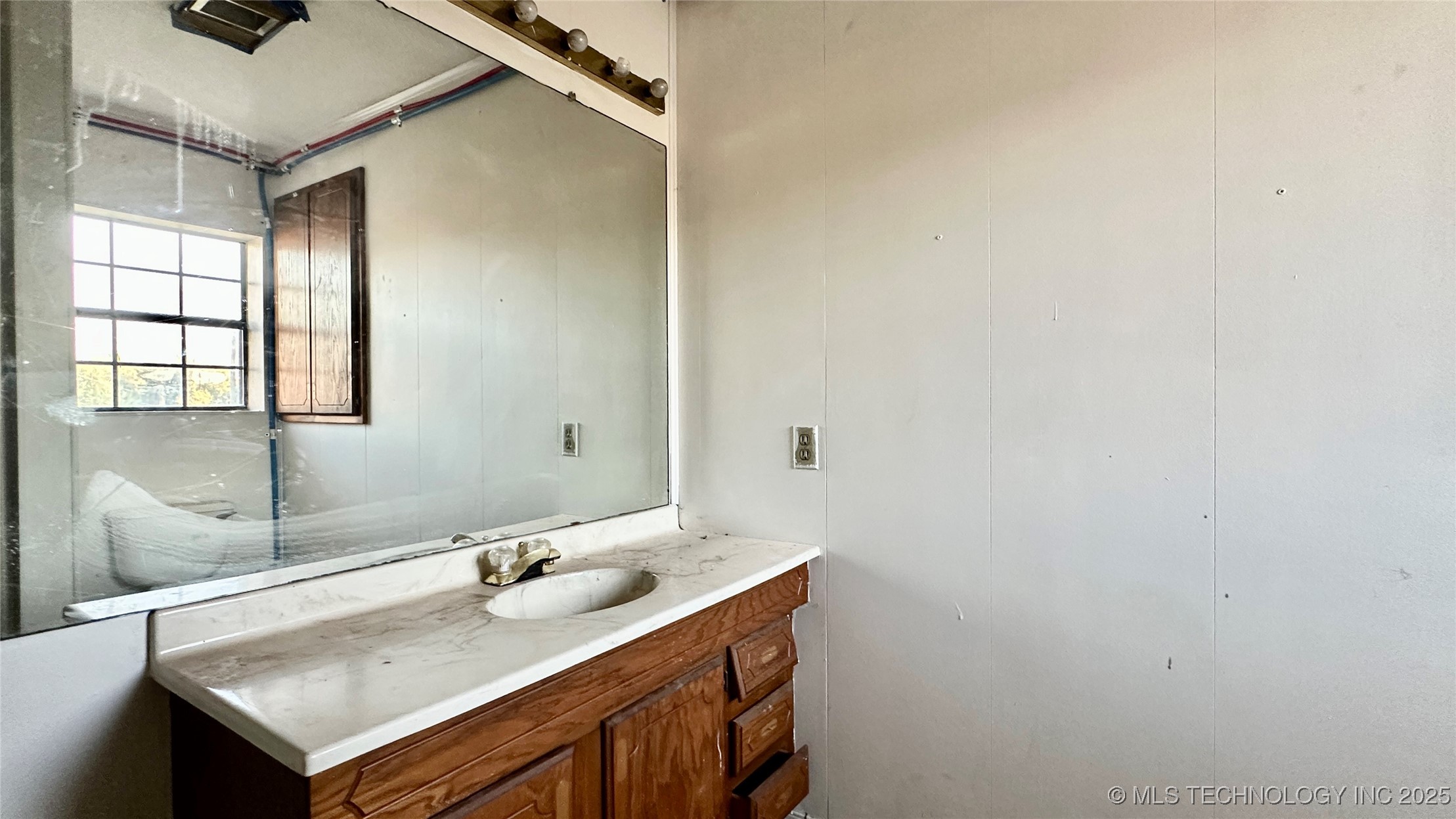 1201 Lincoln Property Photo 32