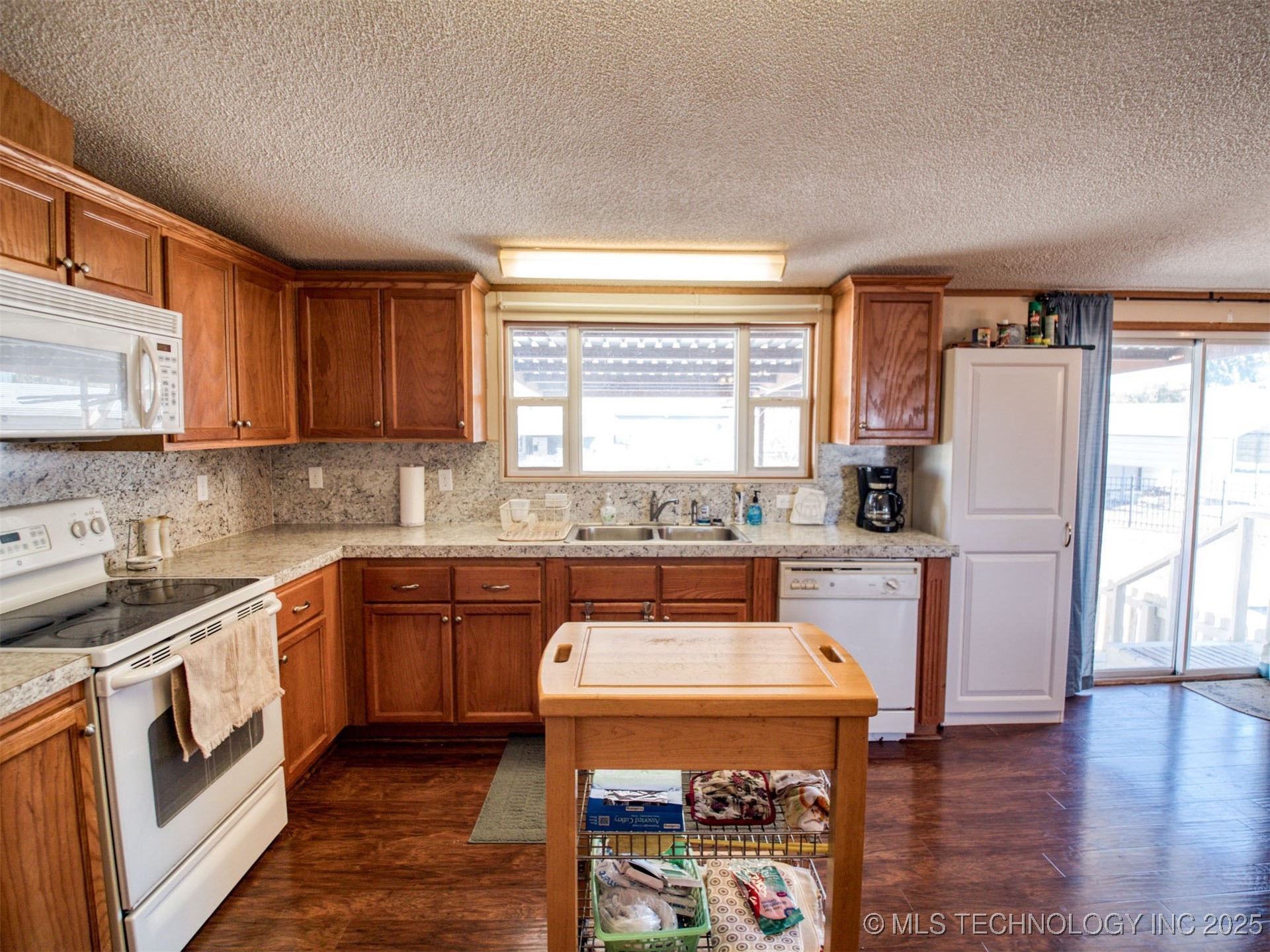 14108 Whispering Meadows Street Property Photo 22