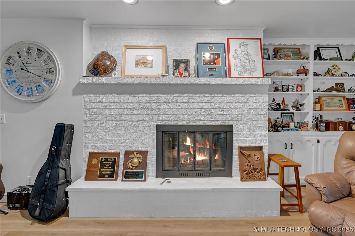 8 E Carriage Road Property Photo 4