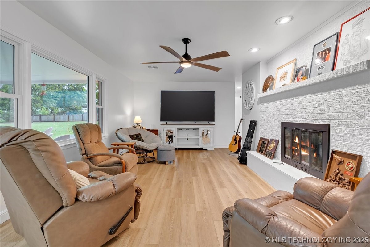 8 E Carriage Road Property Photo 5