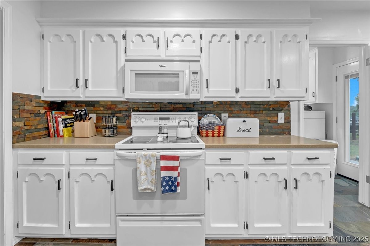 8 E Carriage Road Property Photo 12