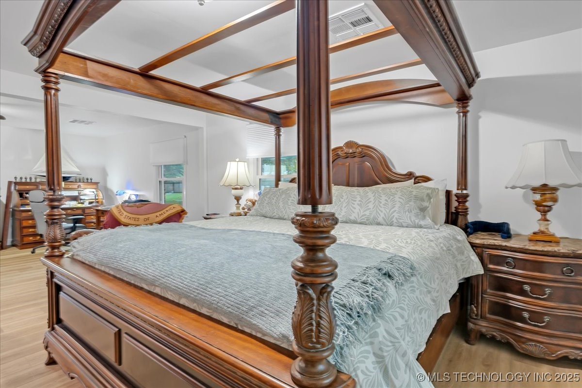 8 E Carriage Road Property Photo 27