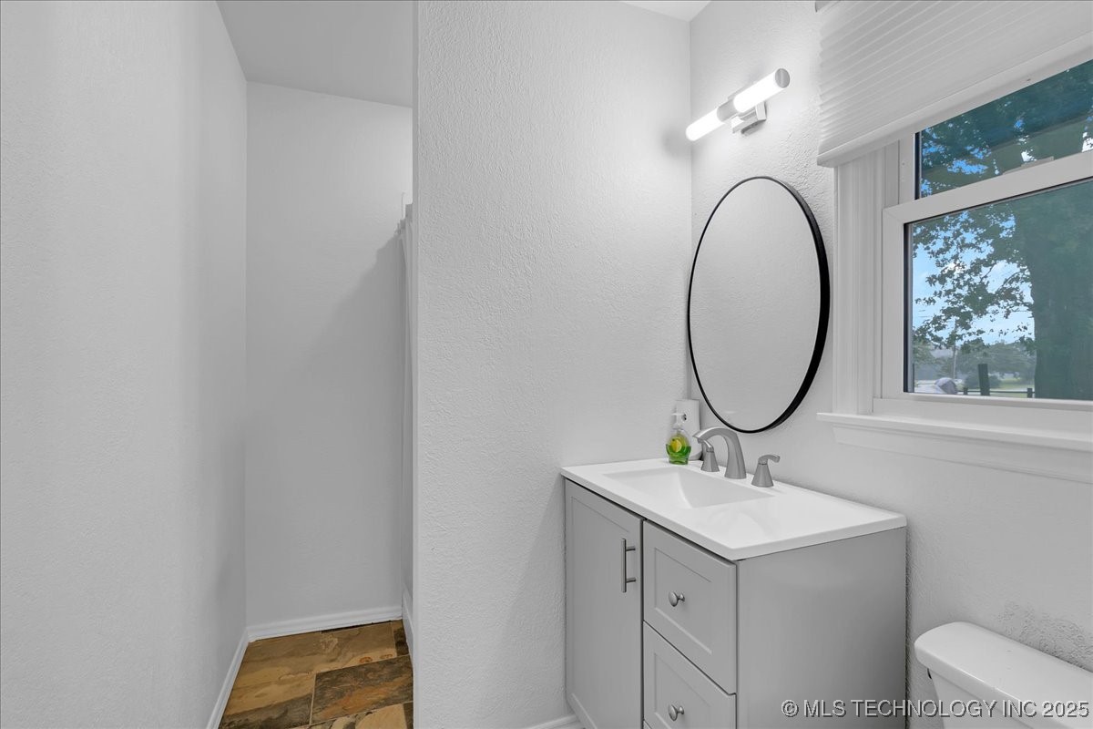 8 E Carriage Road Property Photo 30