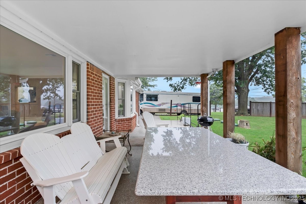 8 E Carriage Road Property Photo 32