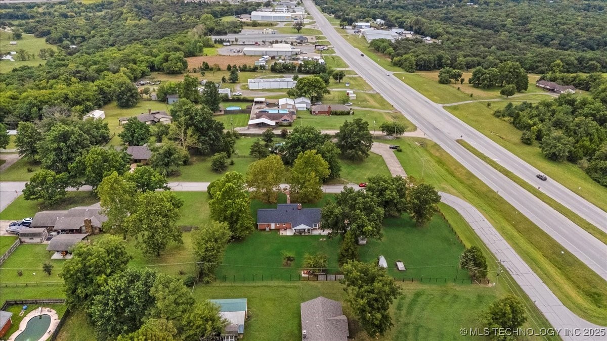 8 E Carriage Road Property Photo 34