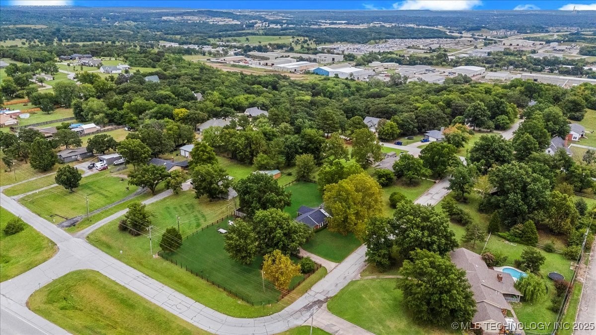 8 E Carriage Road Property Photo 36