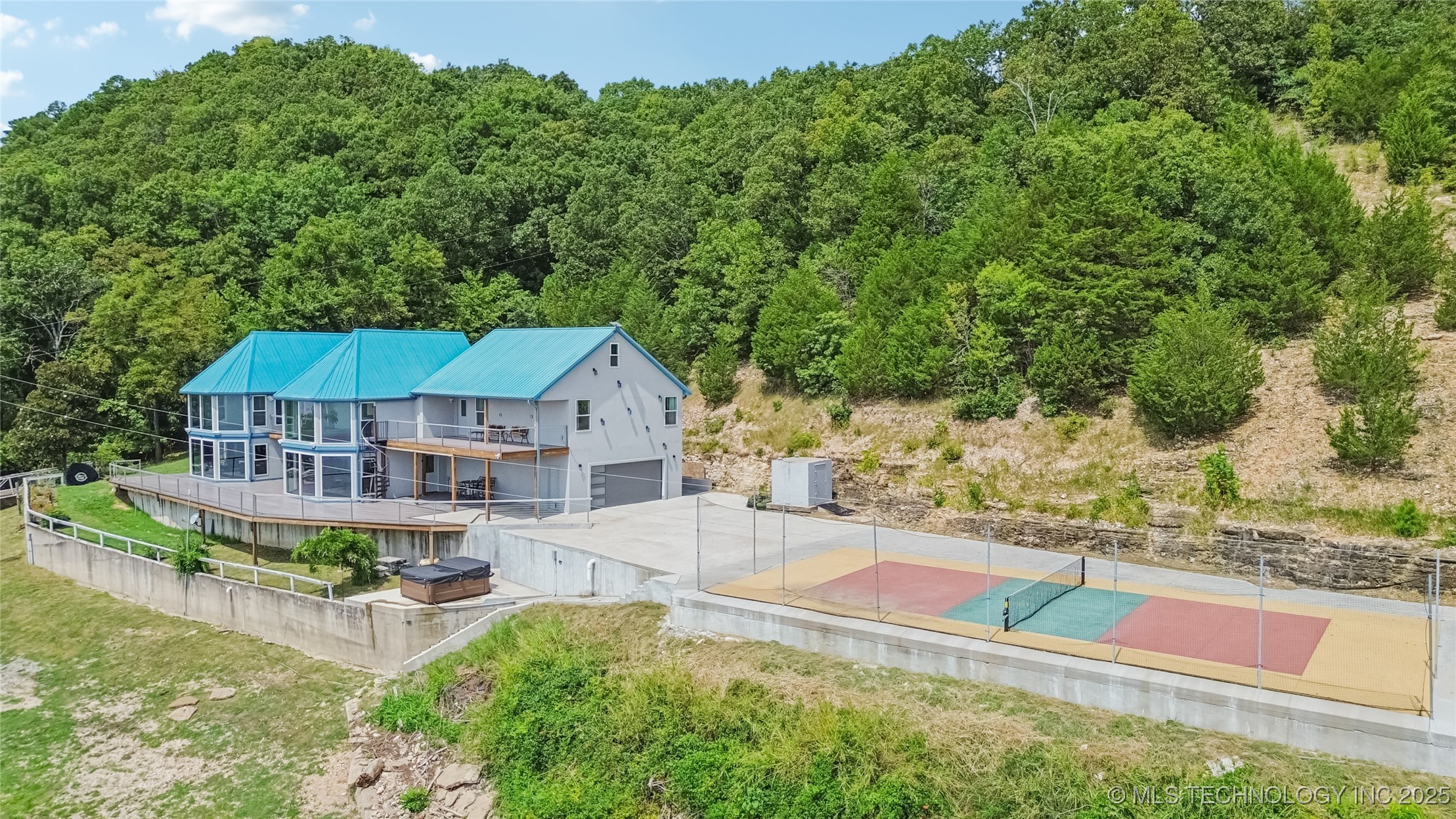 662 SE 4439 Loop Property Photo 1