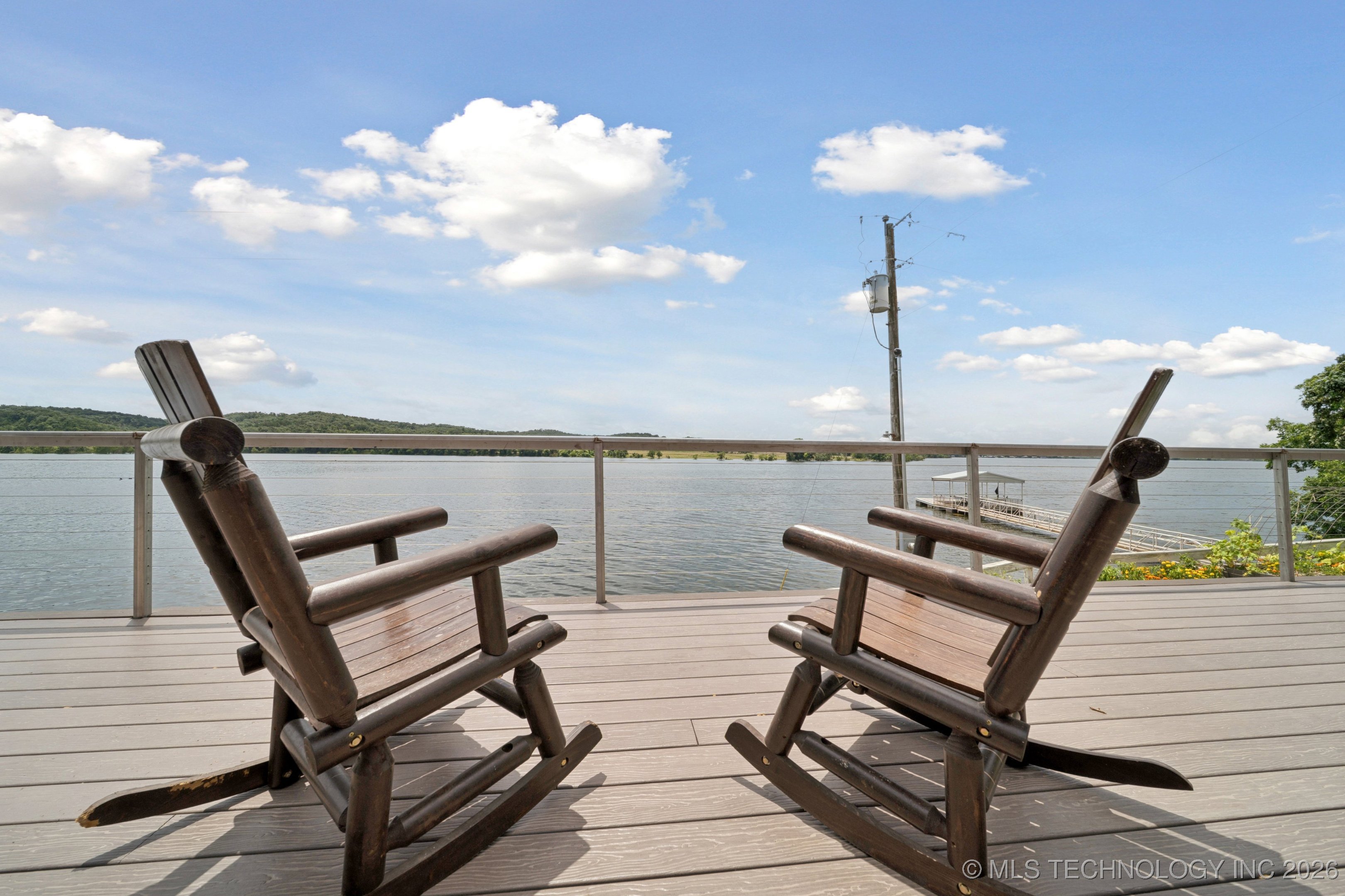 662 Se 4439 Loop Property Photo 8