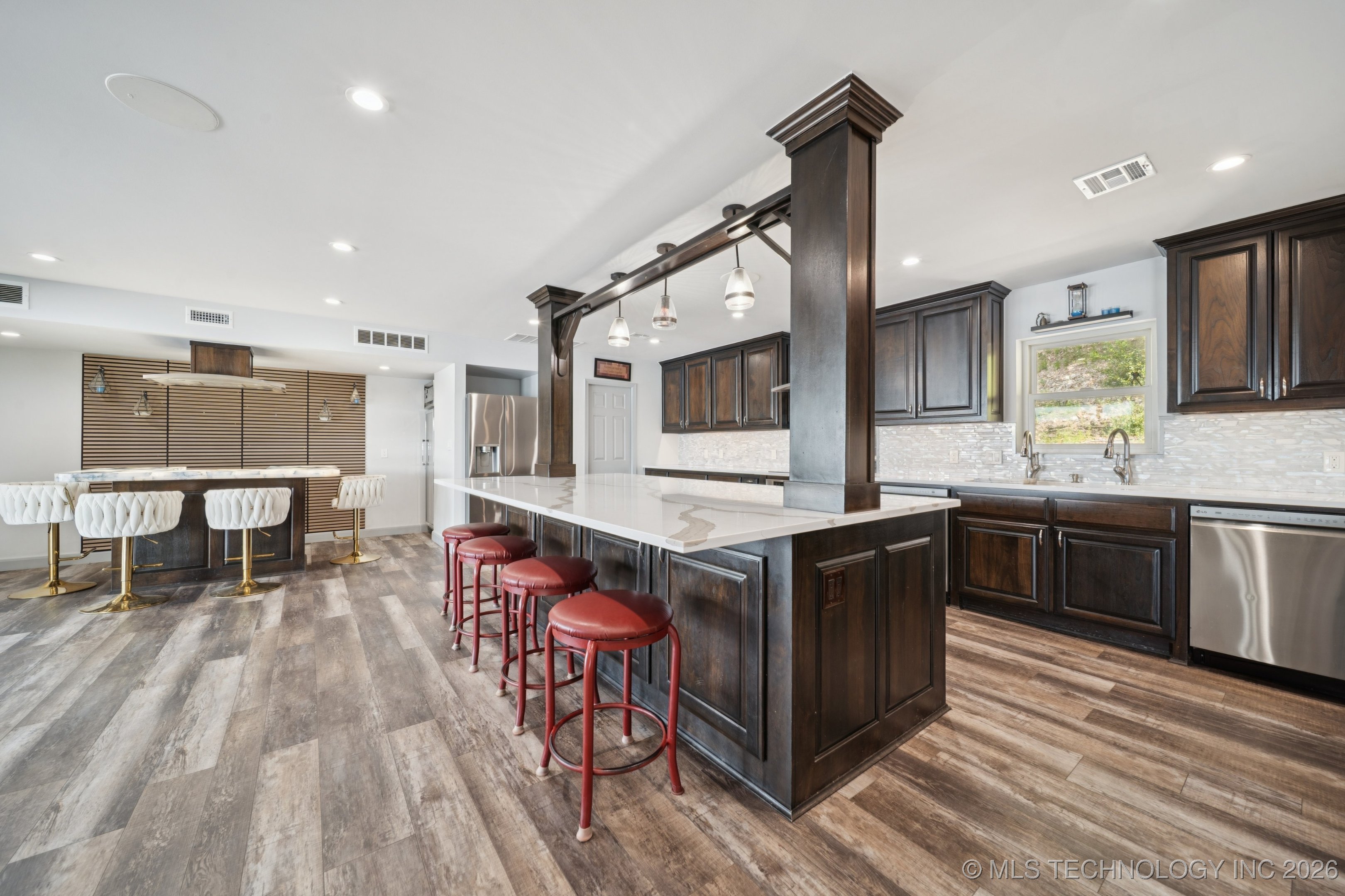 662 Se 4439 Loop Property Photo 12