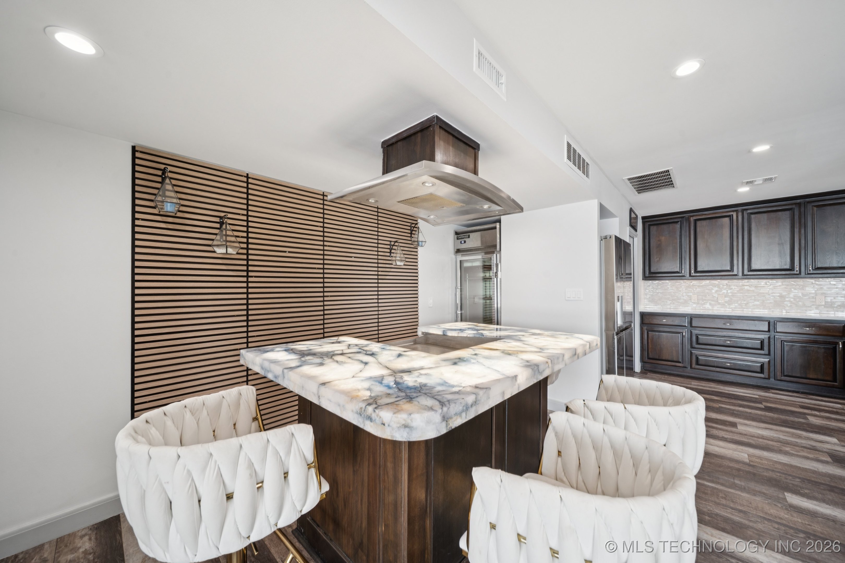 662 Se 4439 Loop Property Photo 17