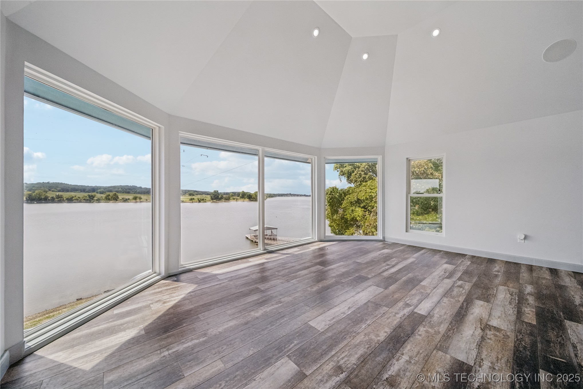 662 Se 4439 Loop Property Photo 35