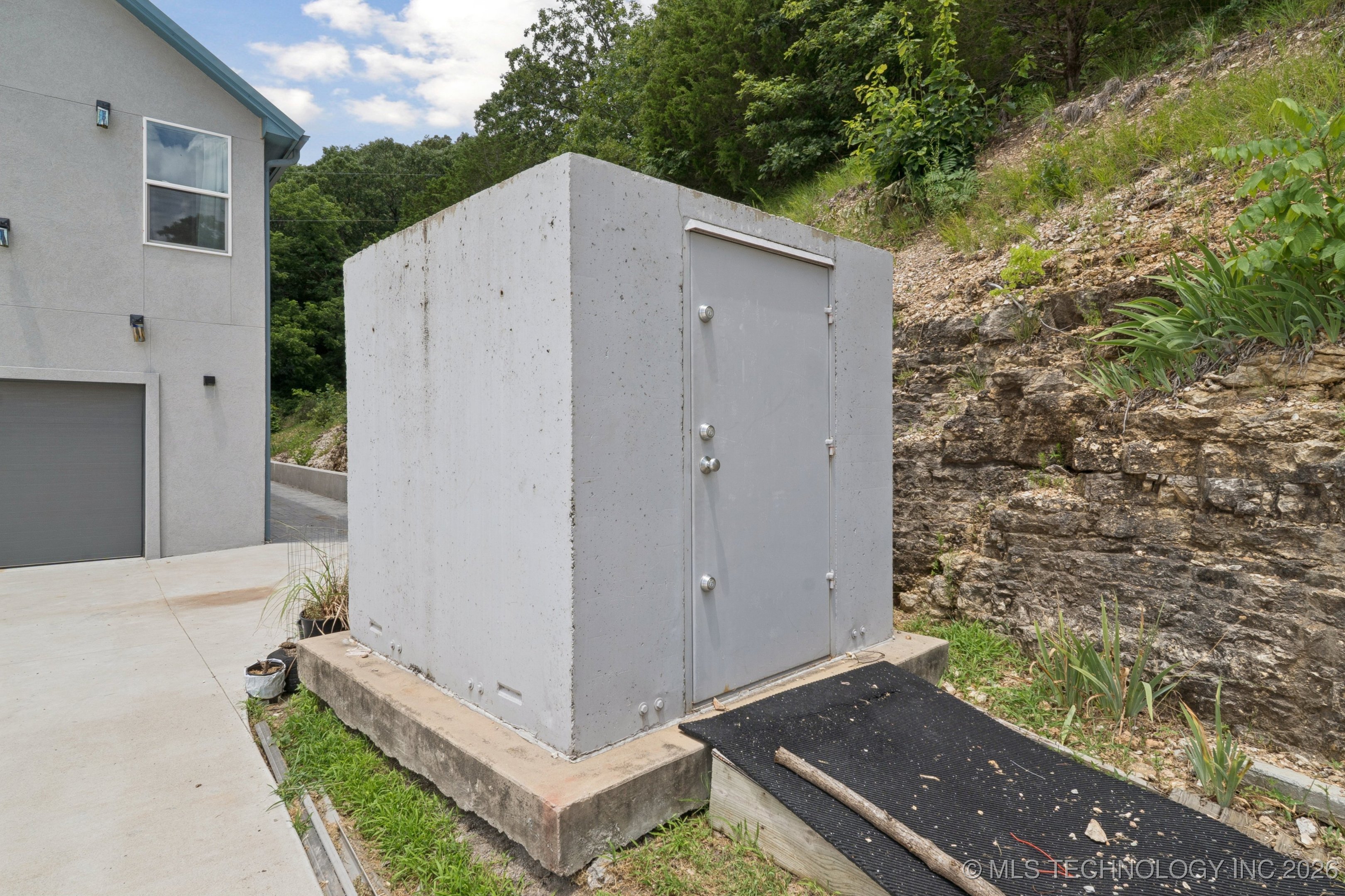 662 Se 4439 Loop Property Photo 74