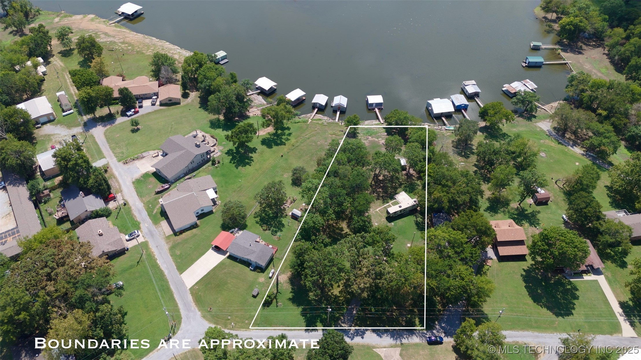 112 Cove Lane Property Photo 2