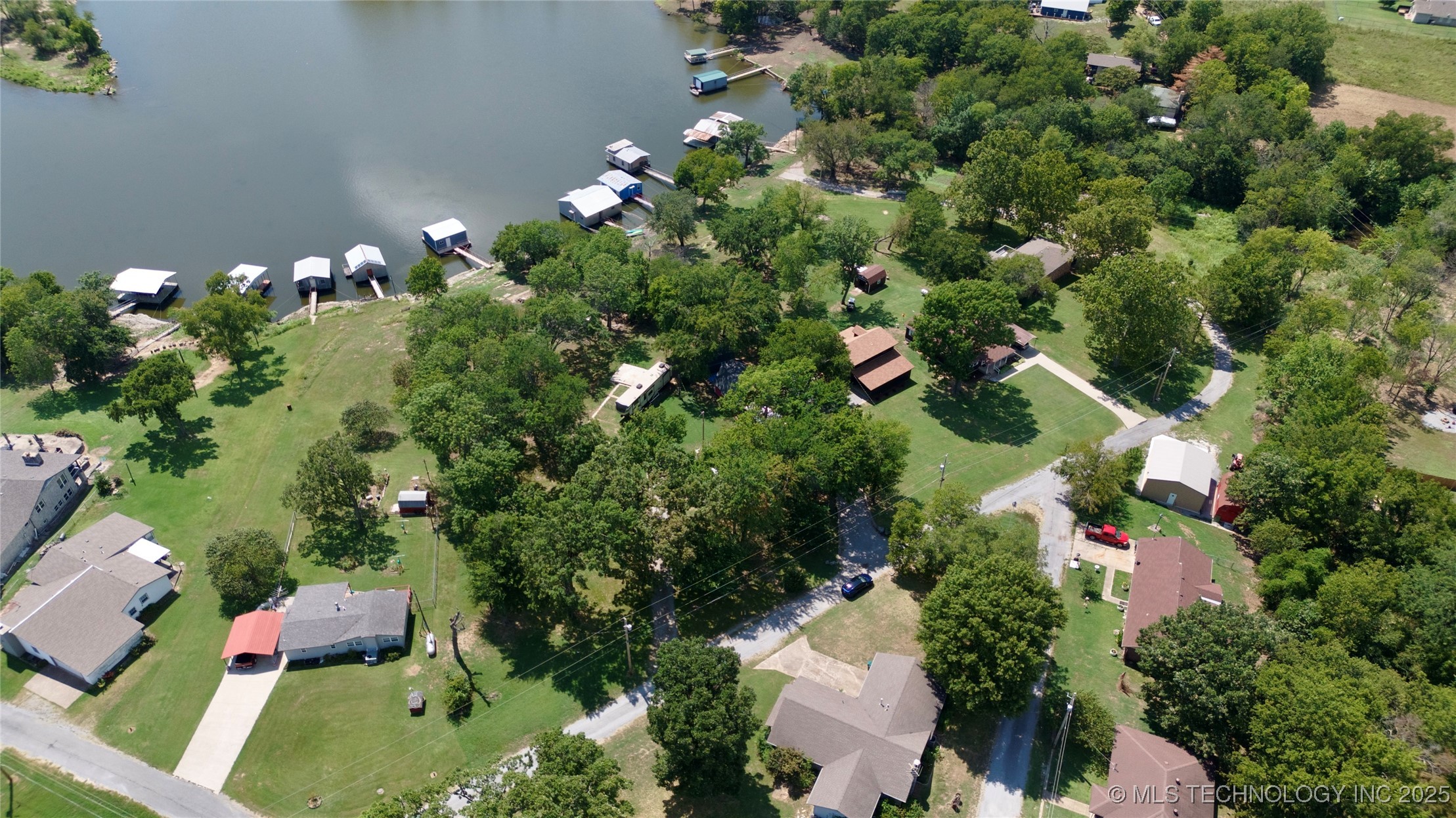 112 Cove Lane Property Photo 12