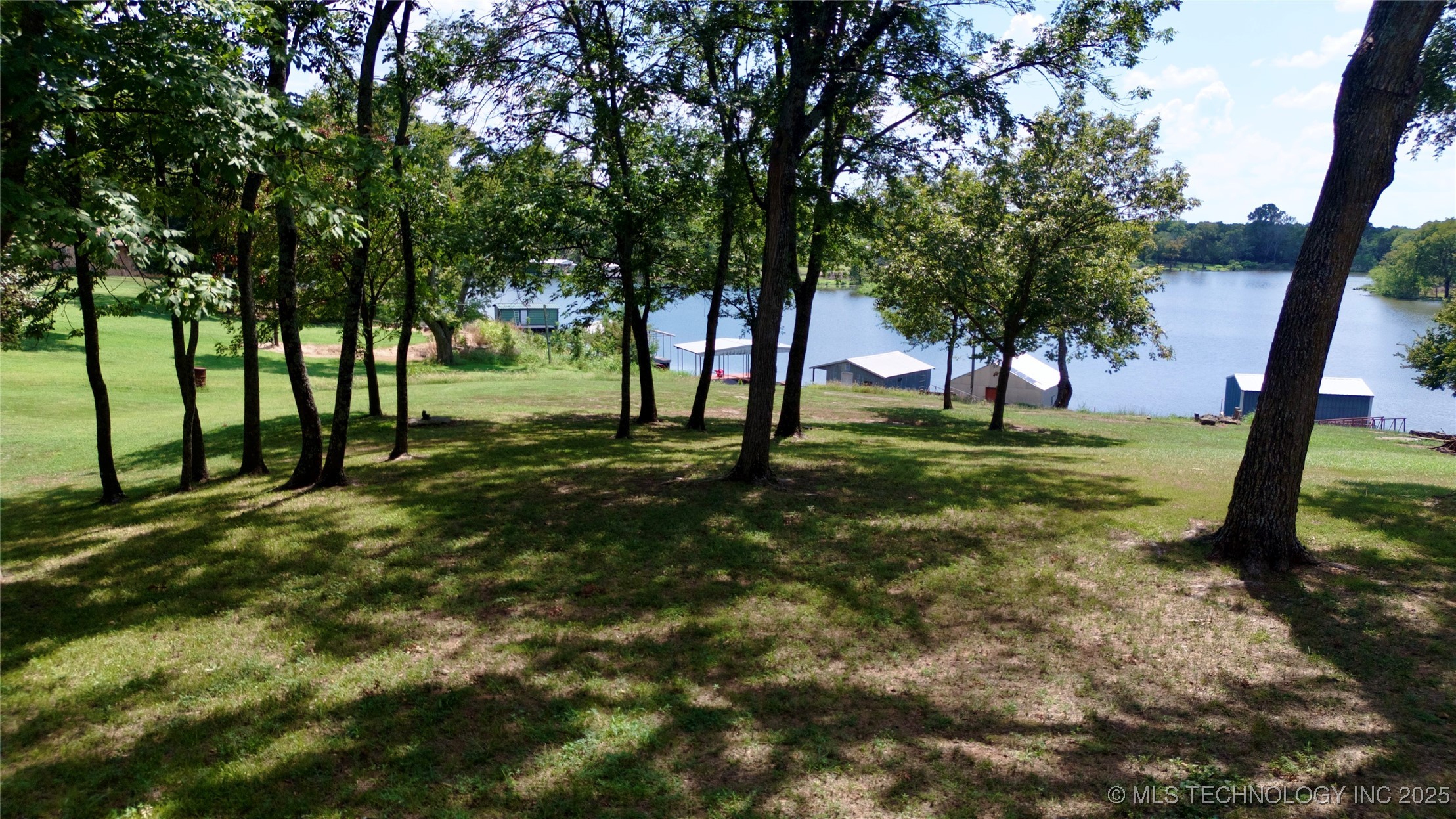 112 Cove Lane Property Photo 15