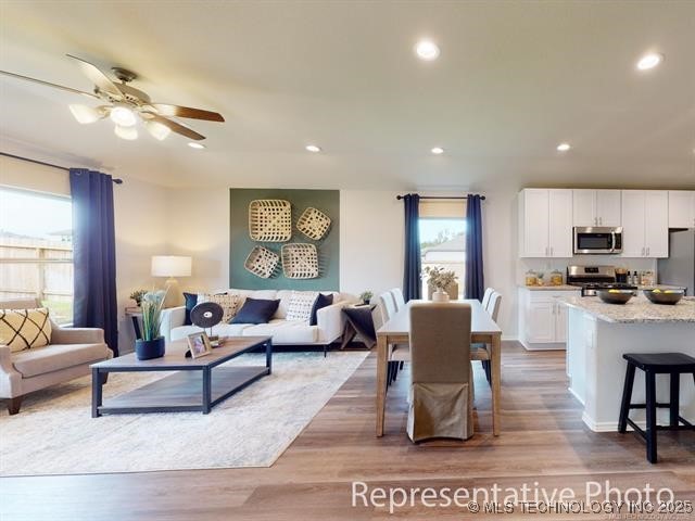 219 N Cattle Drive Property Photo 2