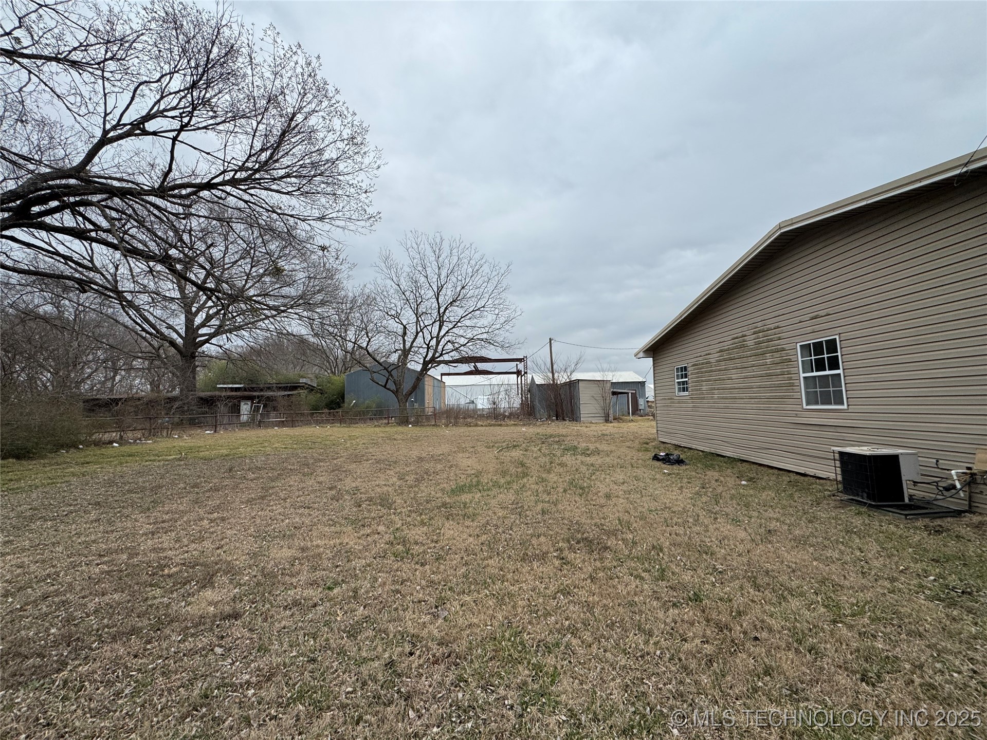 1801 N Morton Avenue Property Photo 7