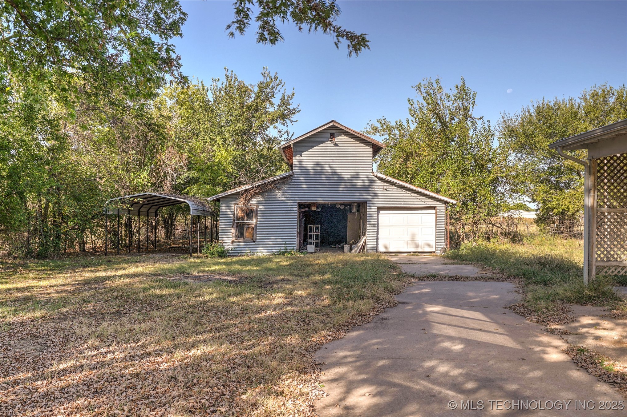 1824 N Morton Avenue Property Photo 3