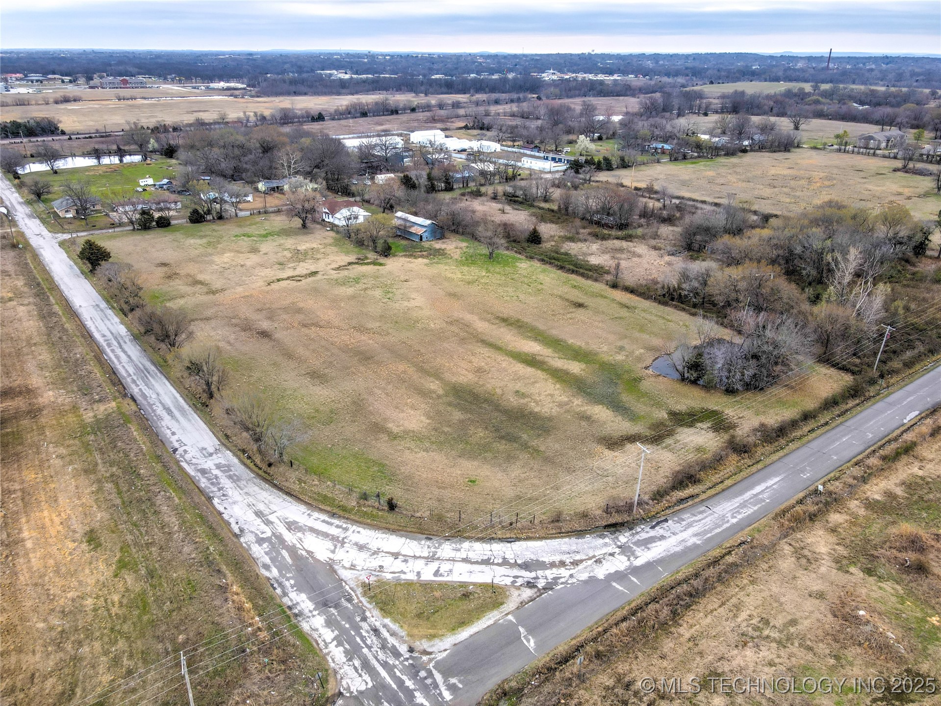 1824 N Morton Avenue Property Photo 40