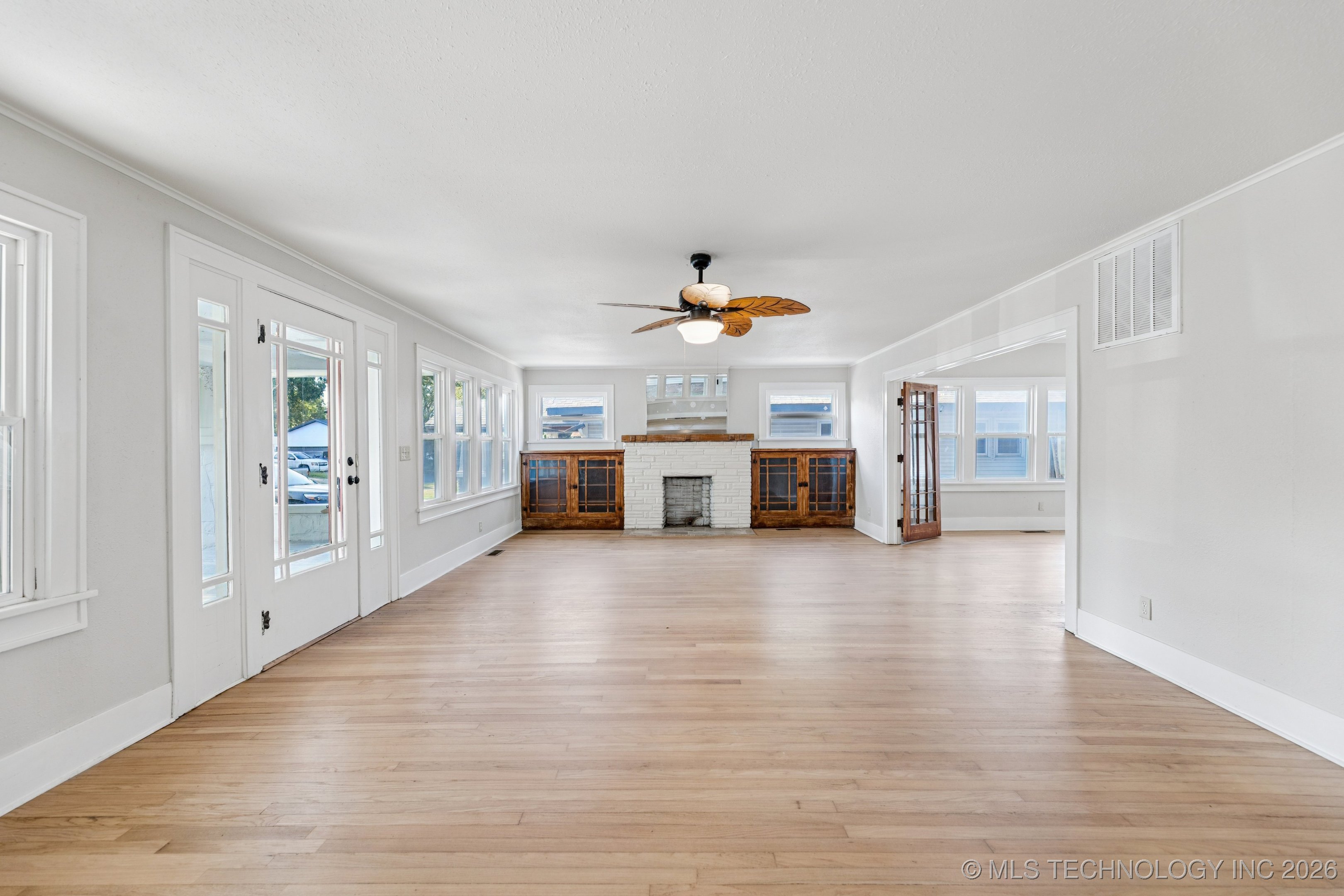 404 S Hickory Street Property Photo 3