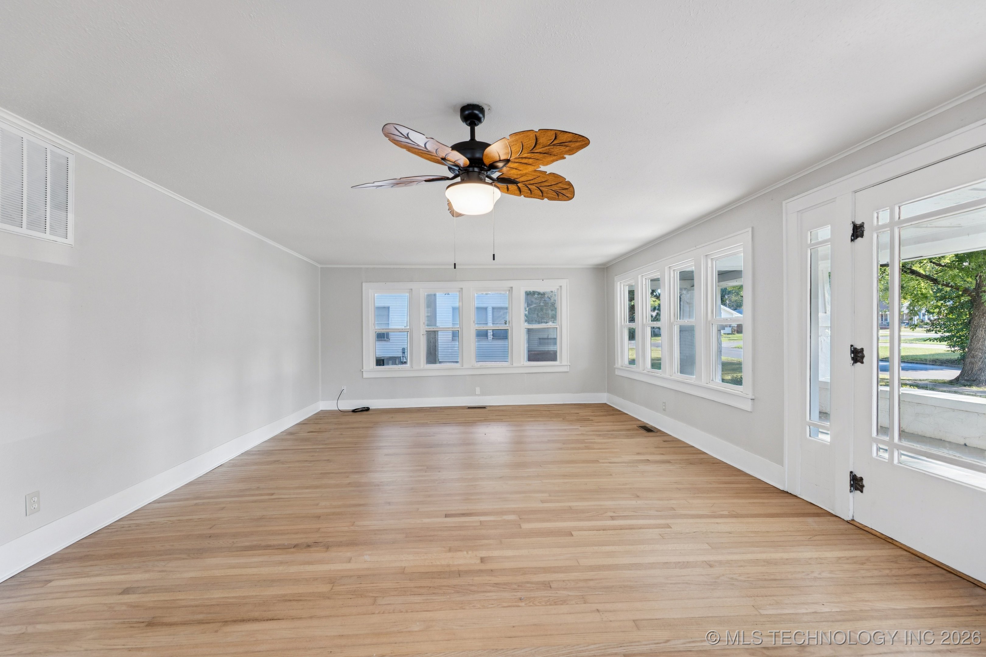 404 S Hickory Street Property Photo 5