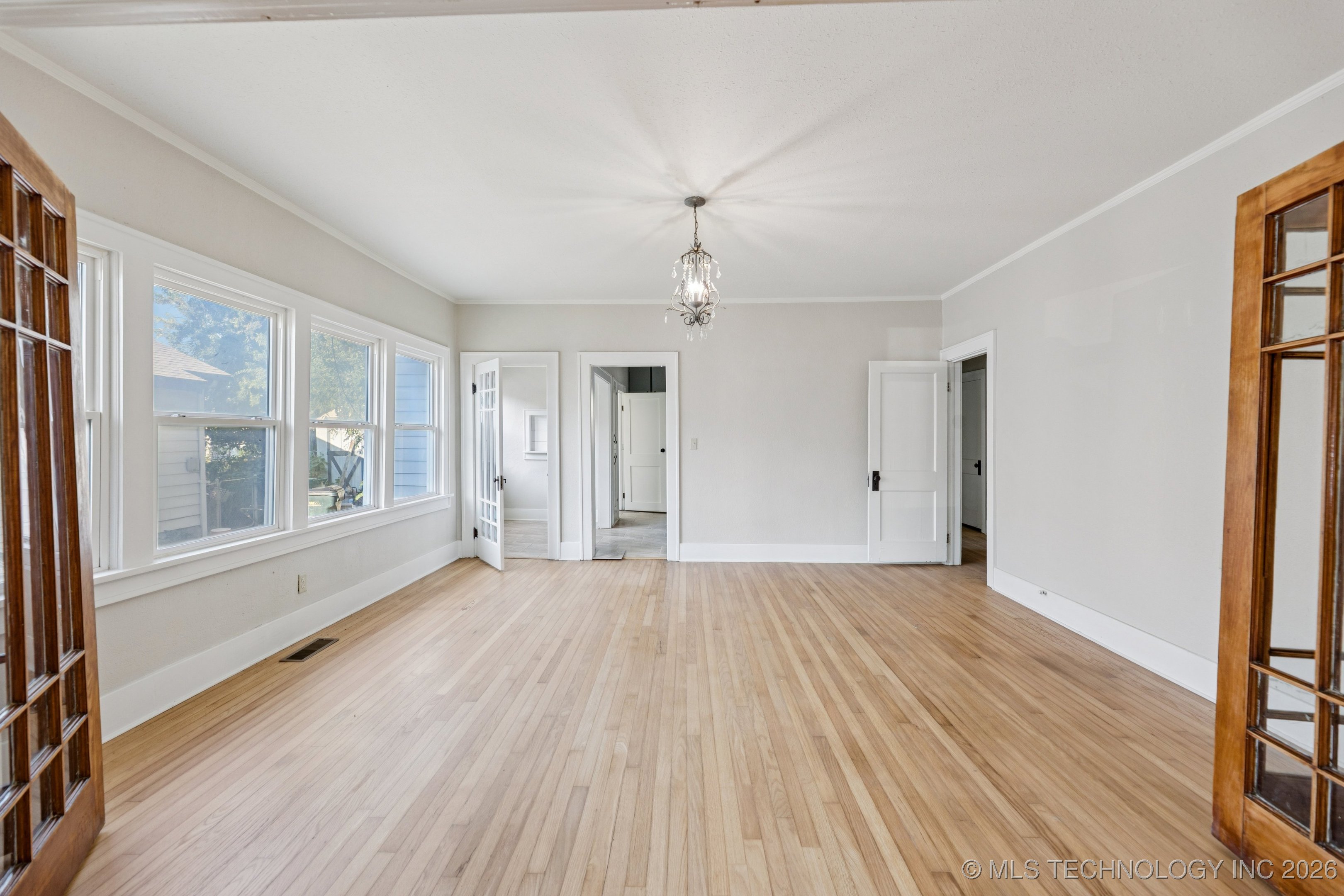 404 S Hickory Street Property Photo 6