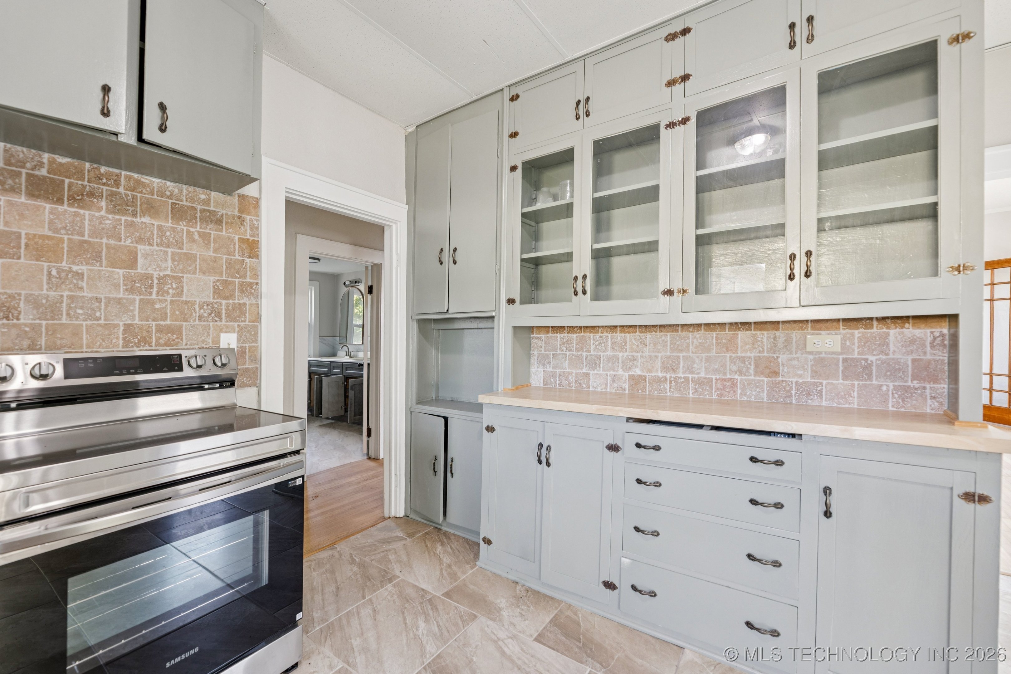 404 S Hickory Street Property Photo 9