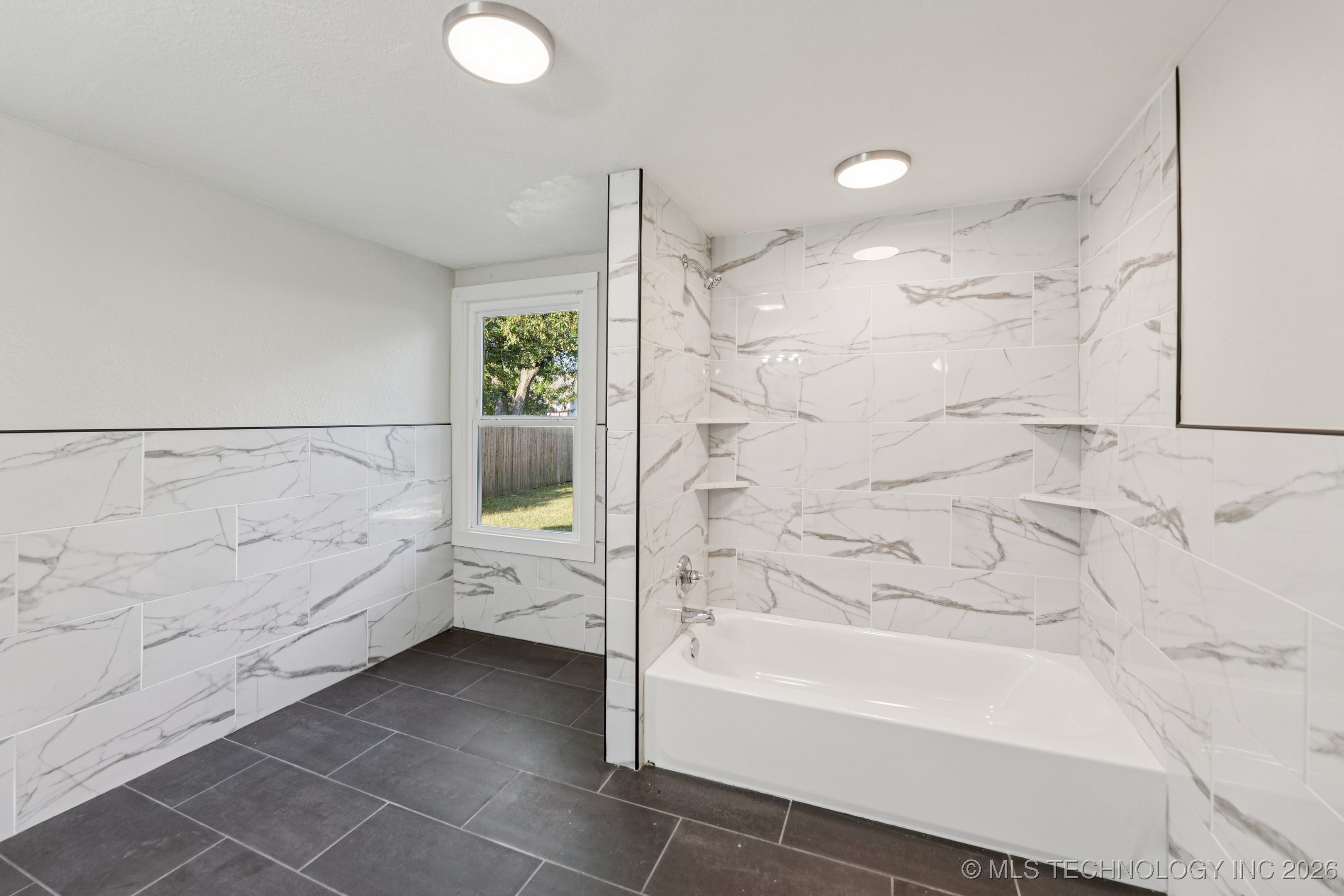 404 S Hickory Street Property Photo 12