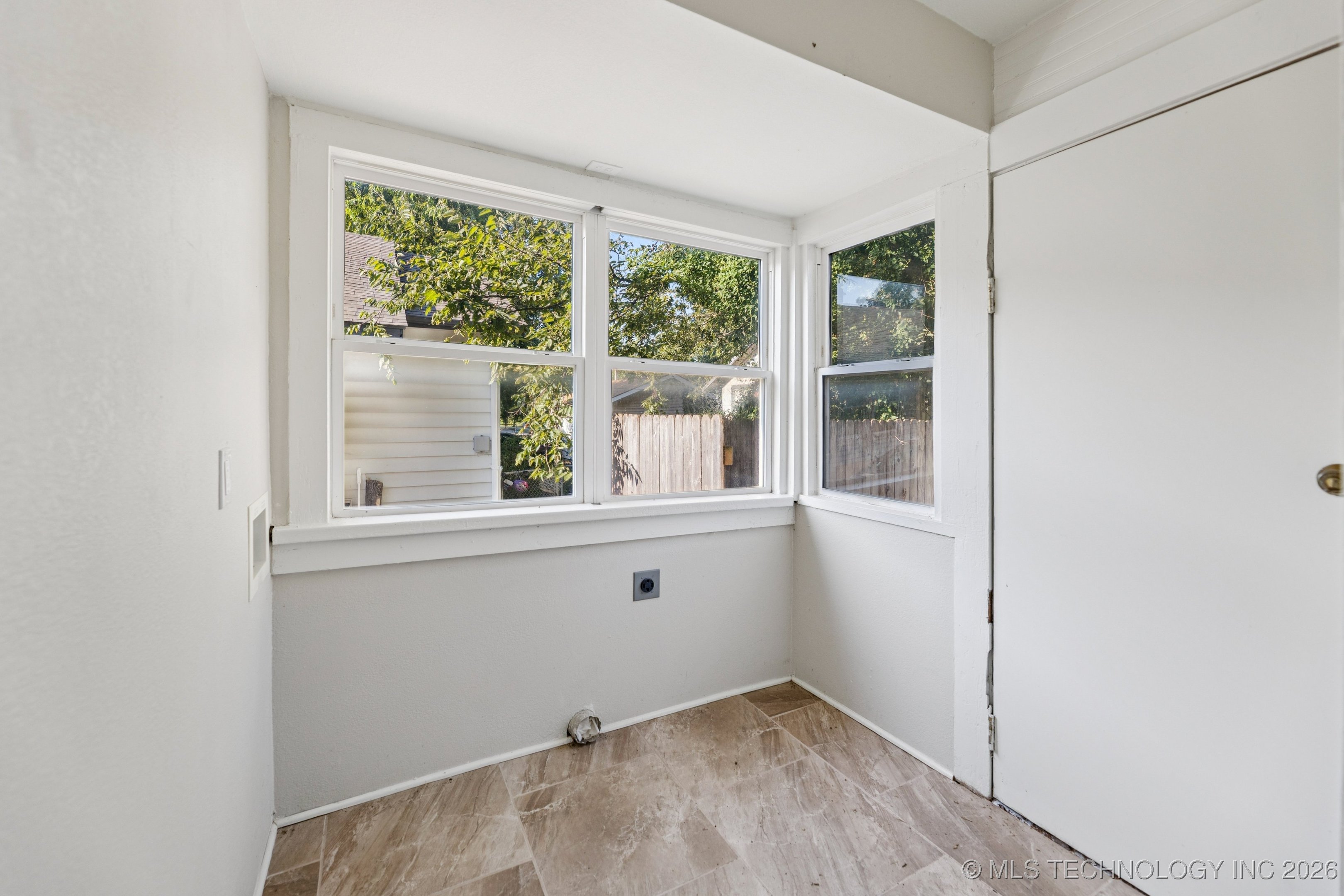 404 S Hickory Street Property Photo 17