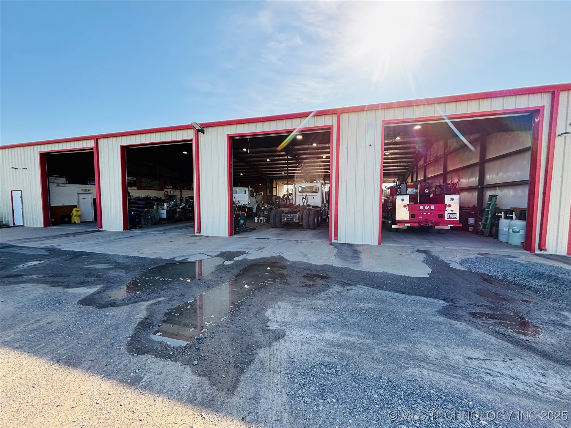 2700 S 32nd Street Property Photo 5