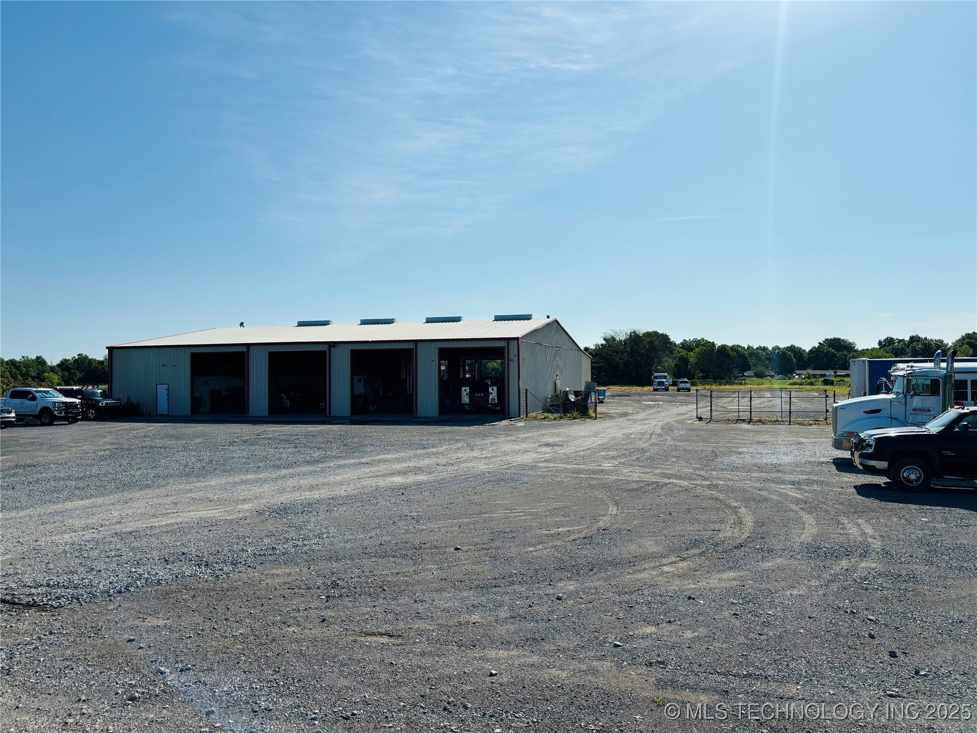 2700 S 32nd Street Property Photo 7