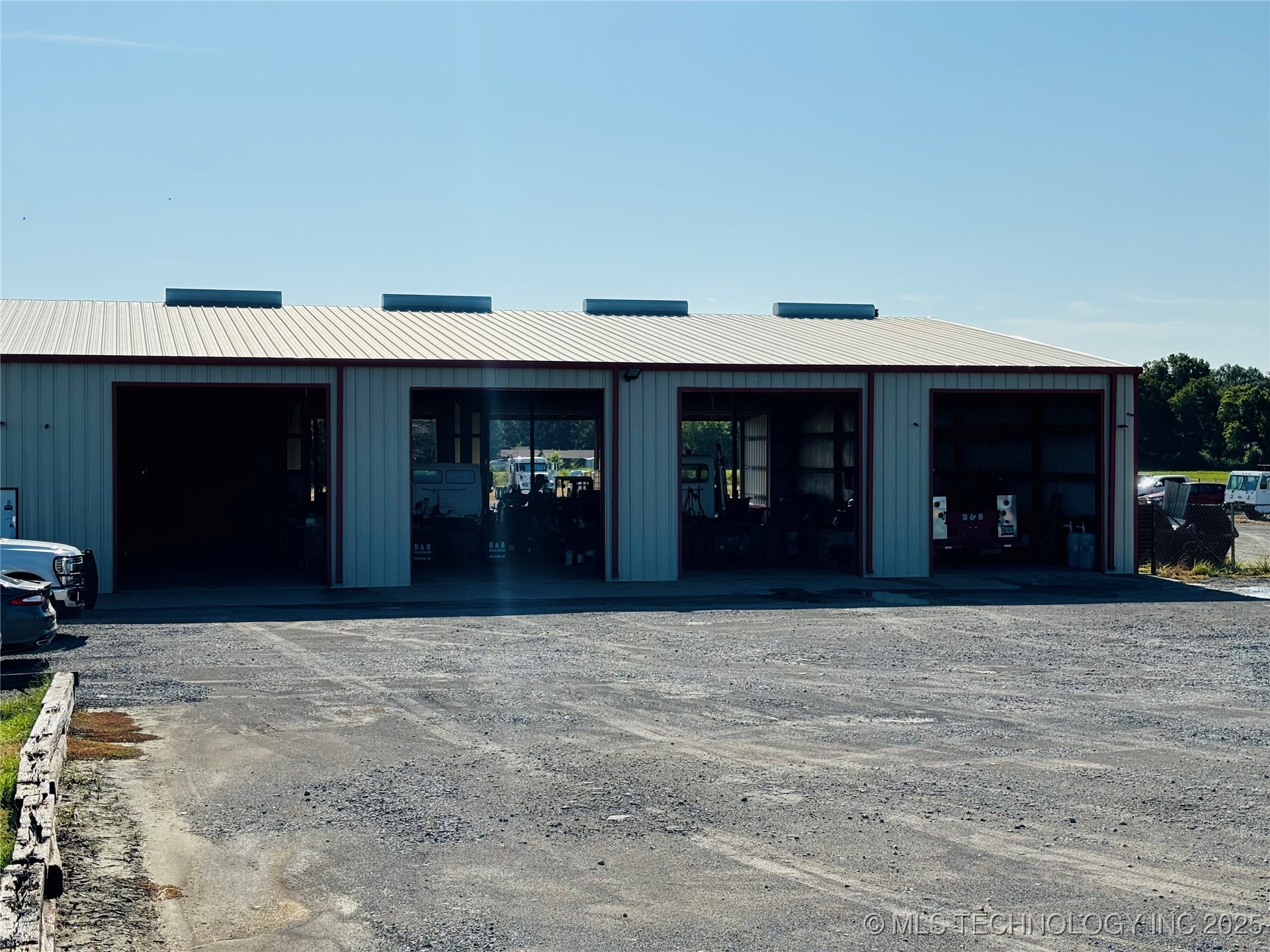 2700 S 32nd Street Property Photo 9