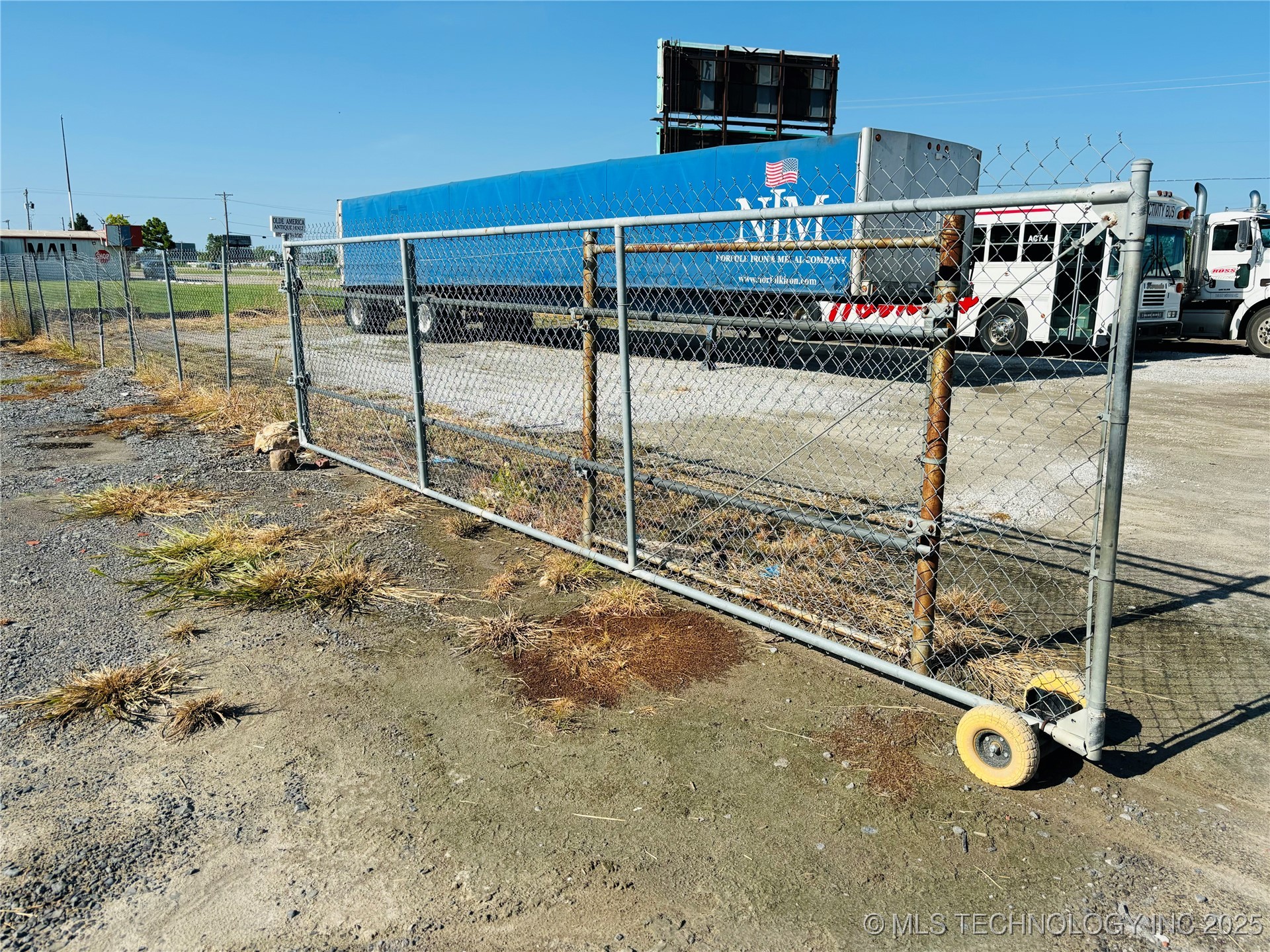 2700 S 32nd Street Property Photo 14