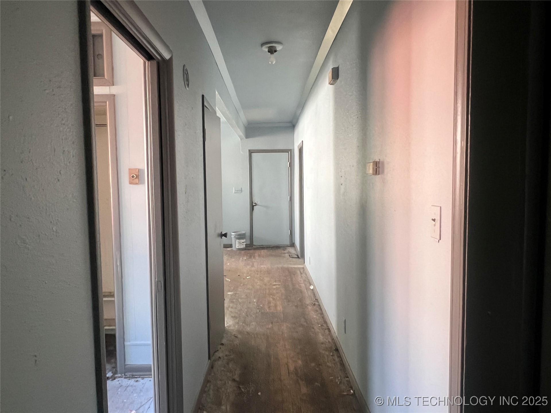 810 Miami Street East Property Photo 10