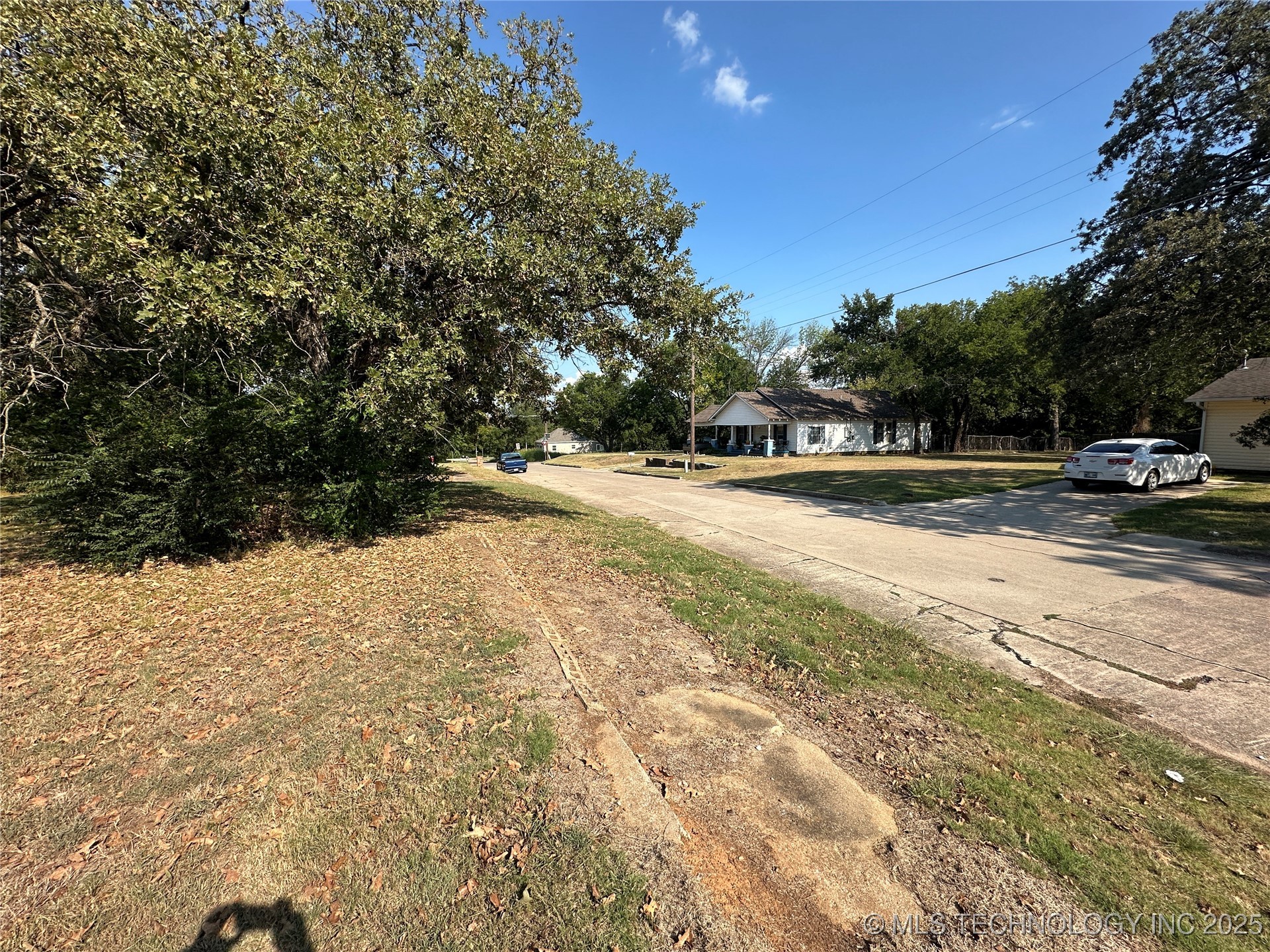 819 Roff Street Property Photo 3