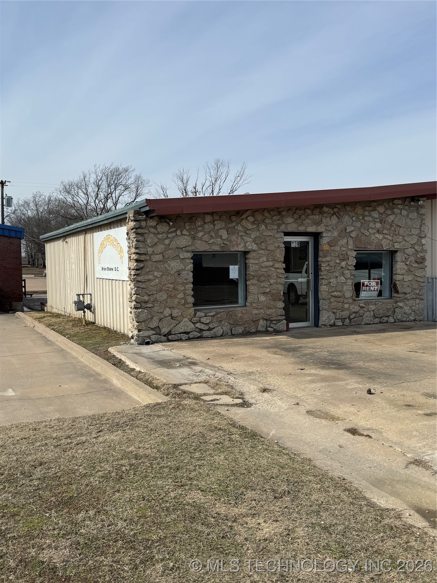 139 SE Cholwell Avenue Property Photo 1