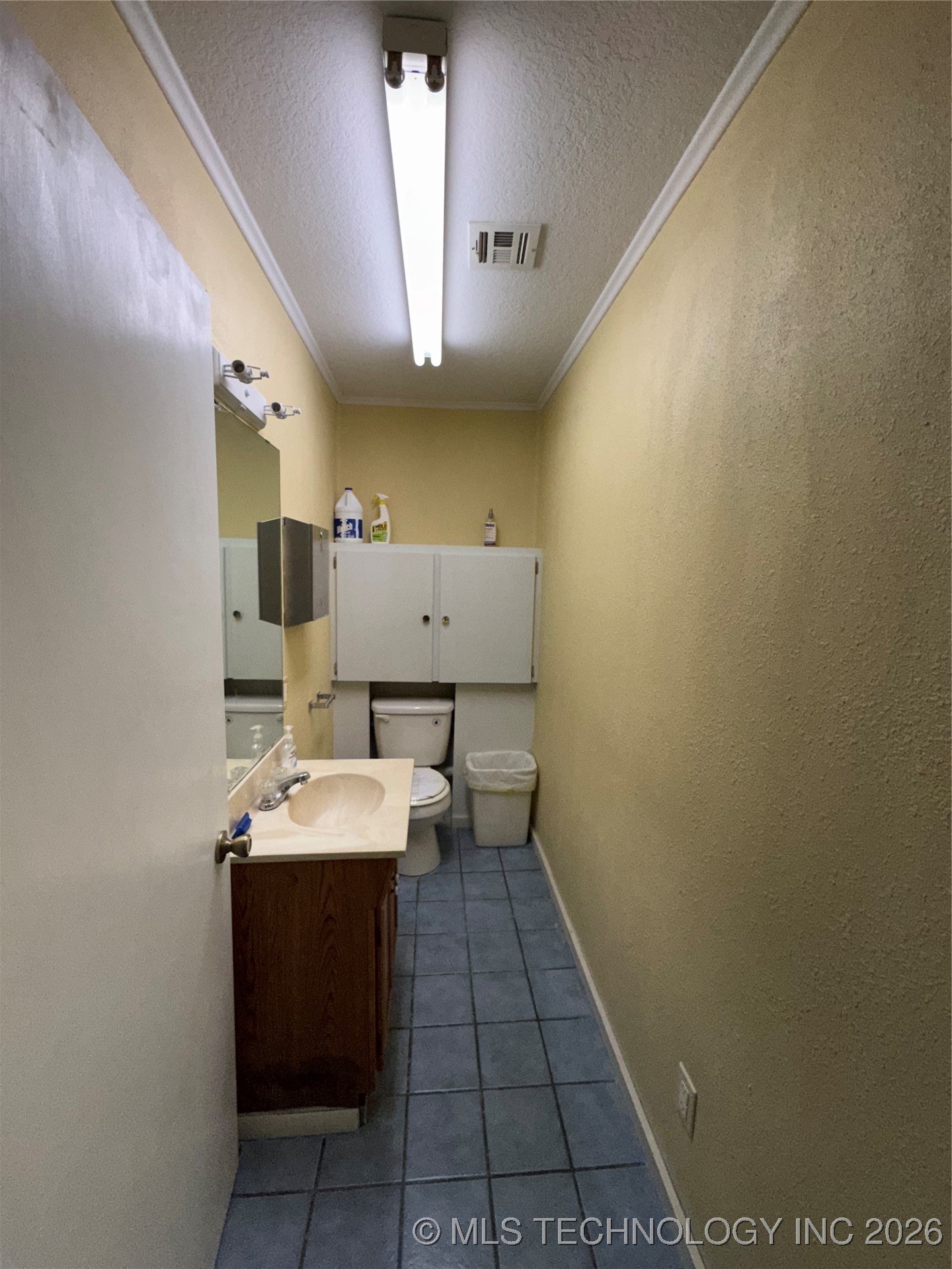 139 Se Cholwell Avenue Property Photo 7